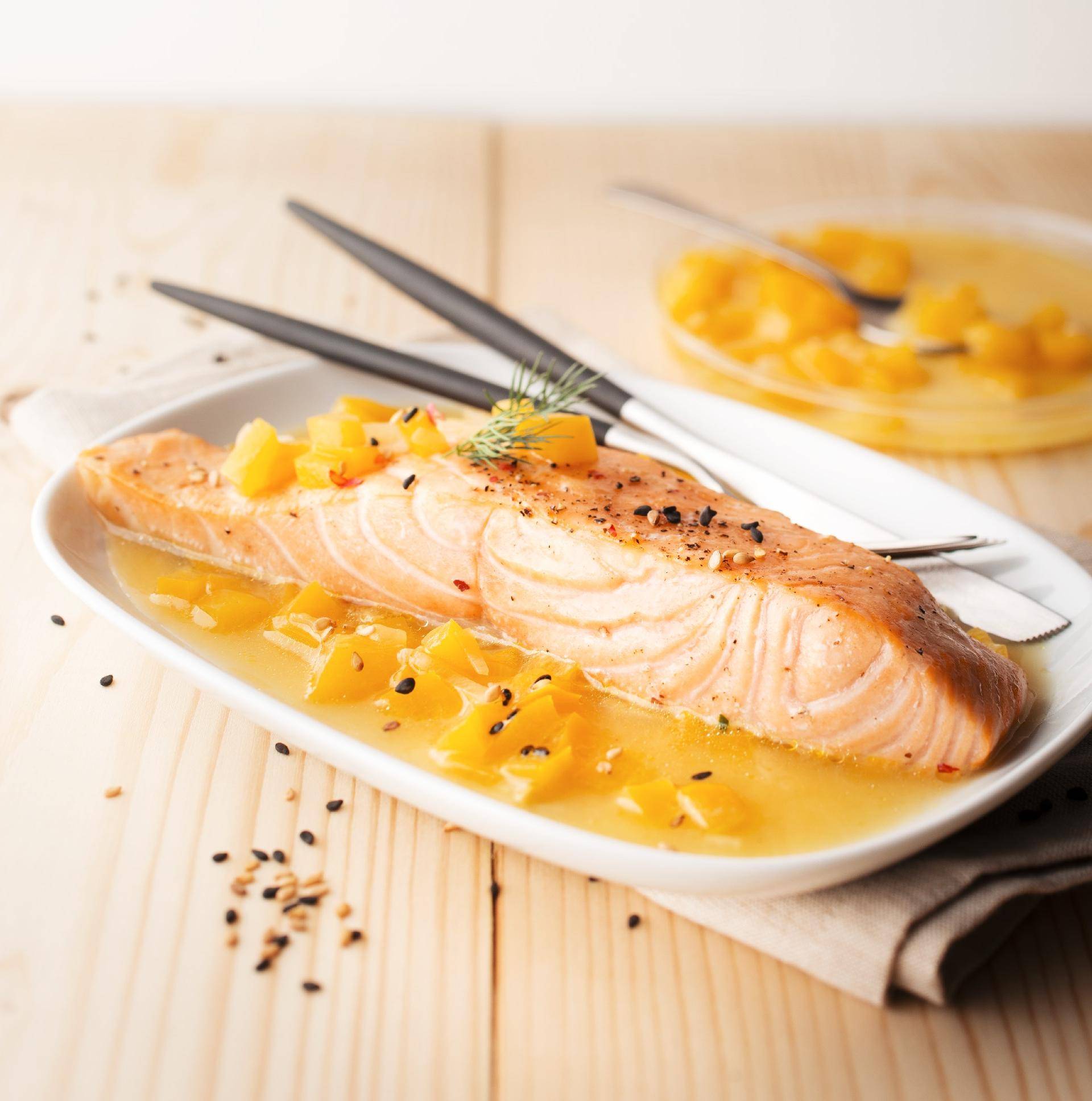 Saumon sauce au poivron - Recette Cookeo | Moulinex