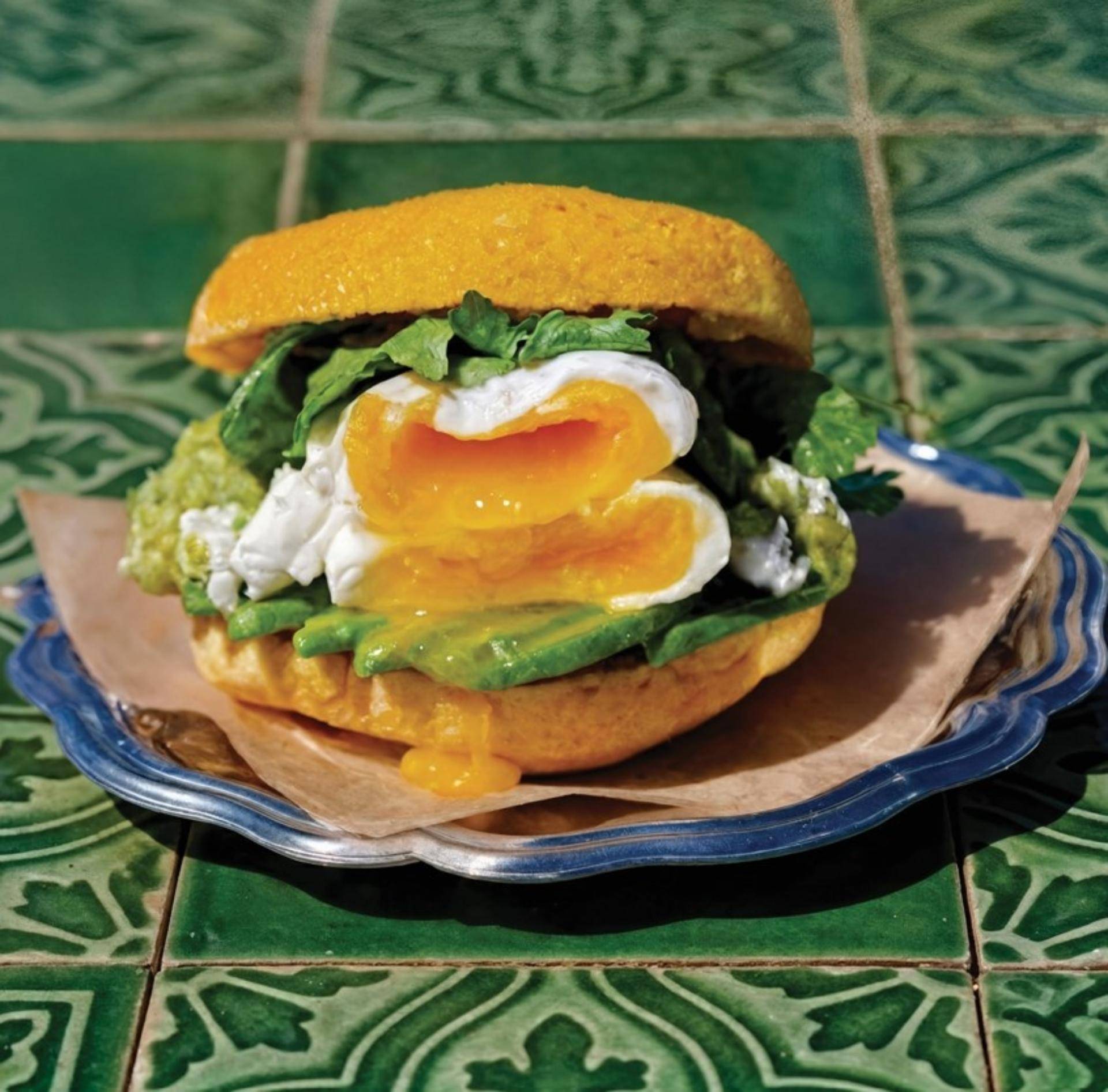 Arepas, œuf mollet, avocat & salsa verde - Recette Perfectmix Cook | Moulinex