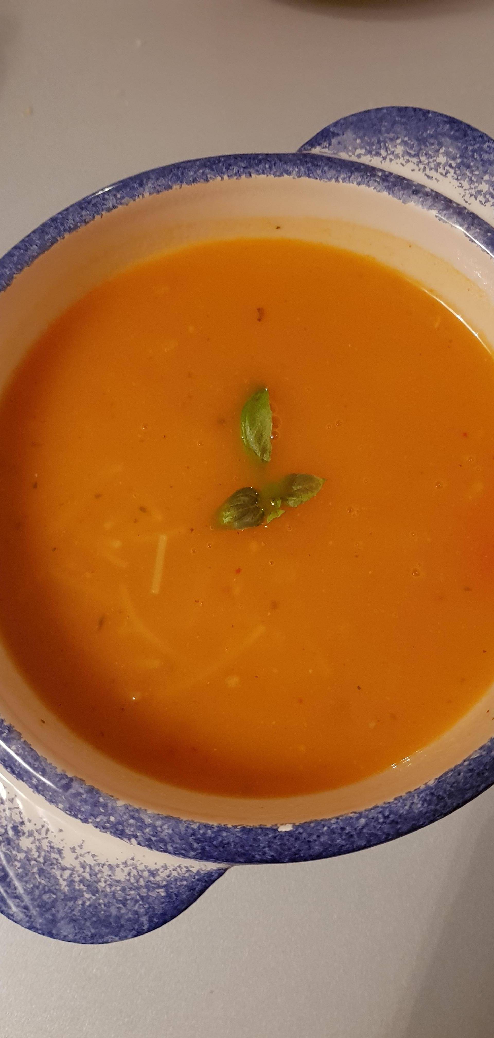 Soupe légère à la tomate - Recette Cookeo | Moulinex