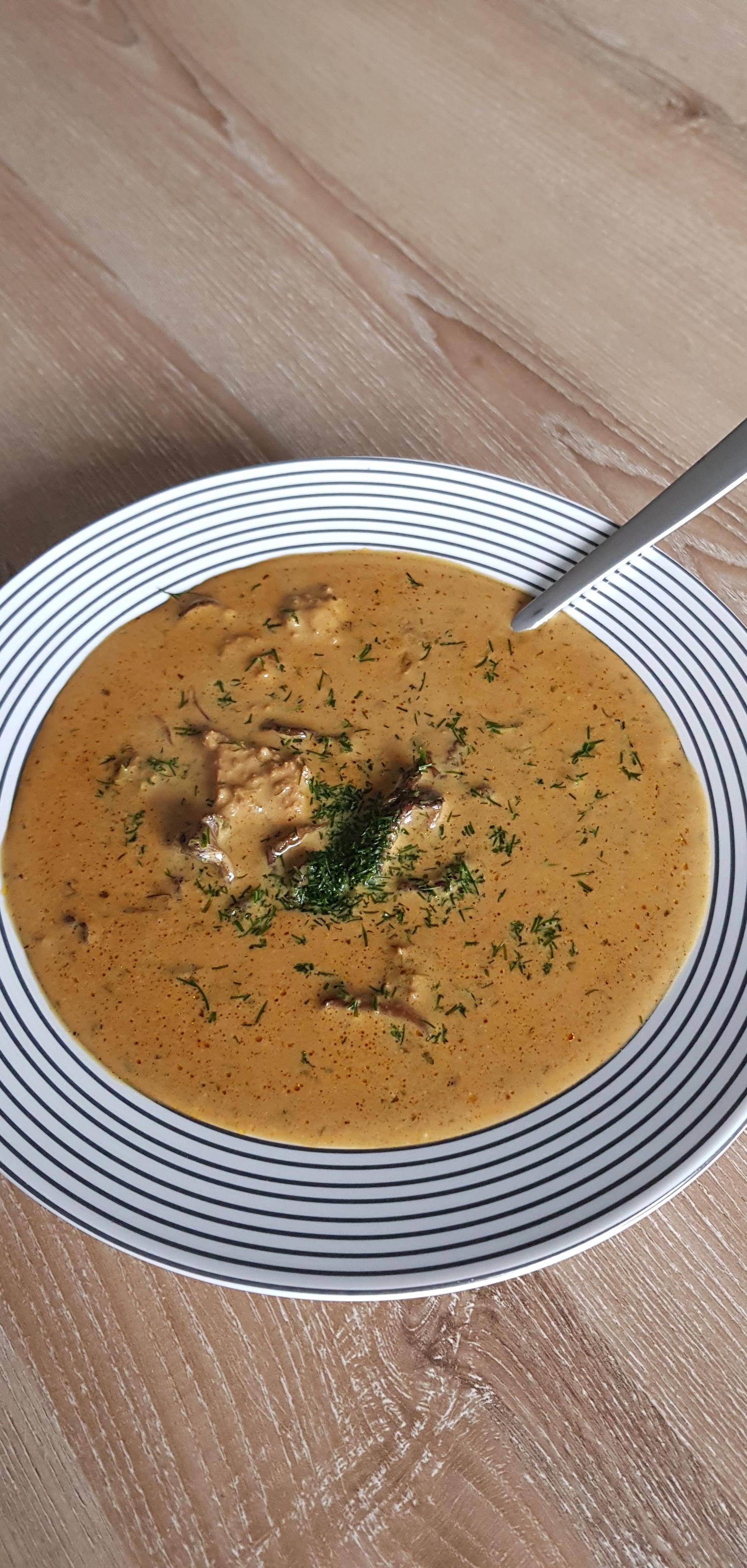 Soupe hongroise à la viande hachée et aux champignons - Recette Companion Connect XL | Moulinex