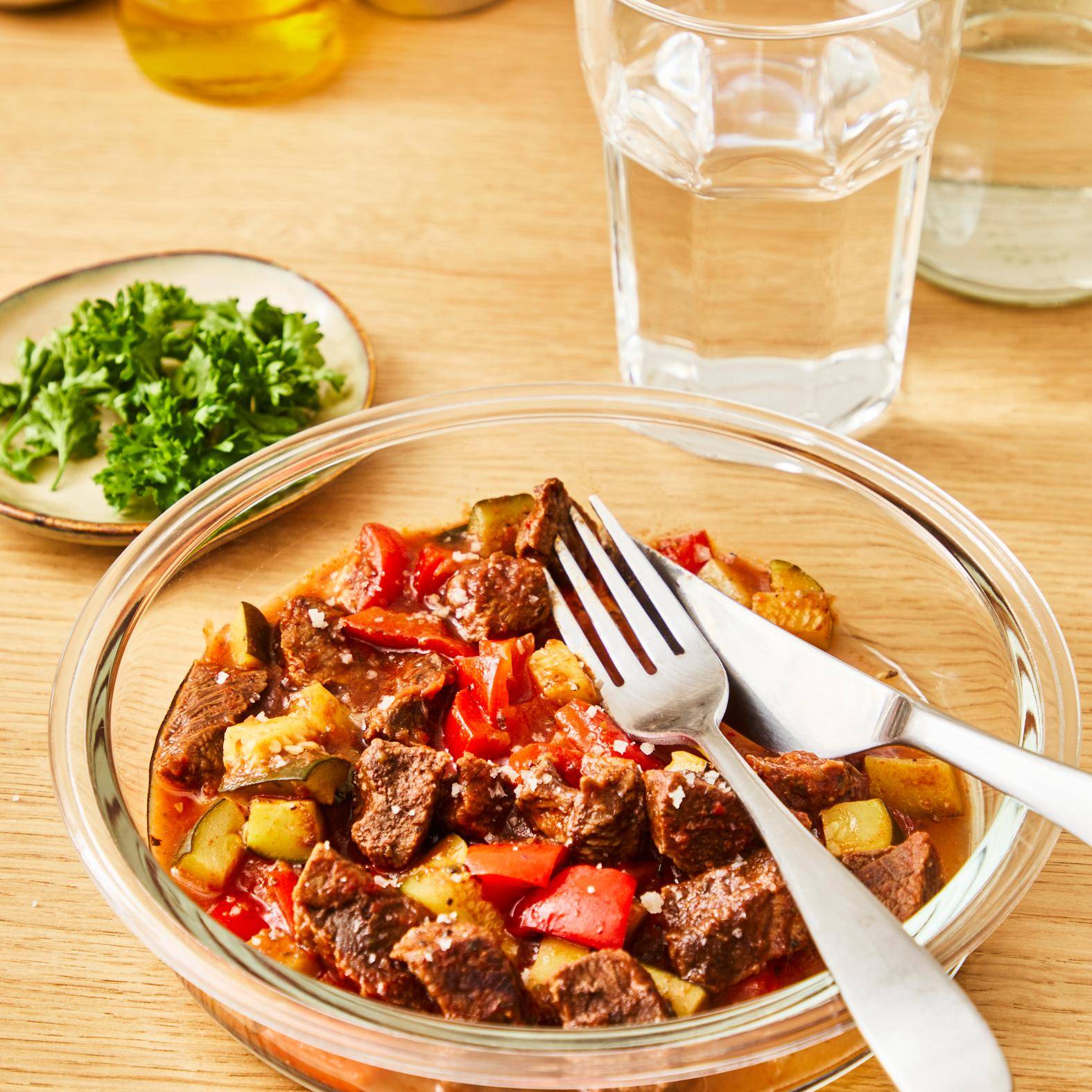 Gestoofd rundvlees met courgette en paprika - Recepten Cookeo | Moulinex