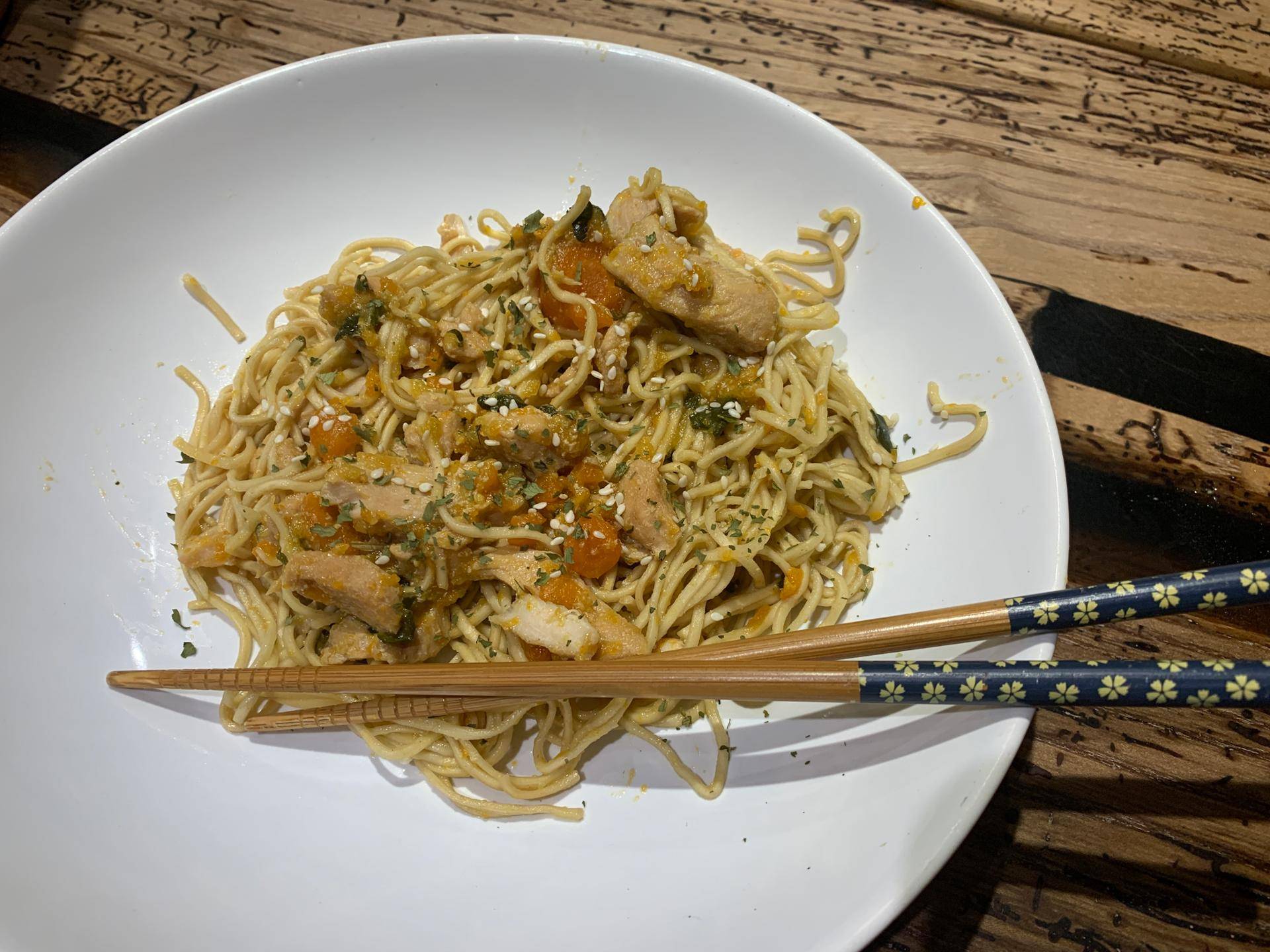 Wok de nouilles au poulet - Recepten Cookeo V3 | Moulinex