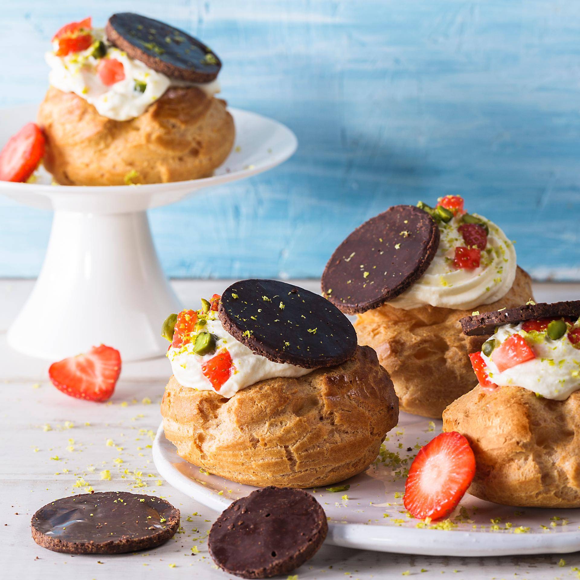 Choux crème d'amande et croustillant Noir Absolu - Recette Companion | Moulinex