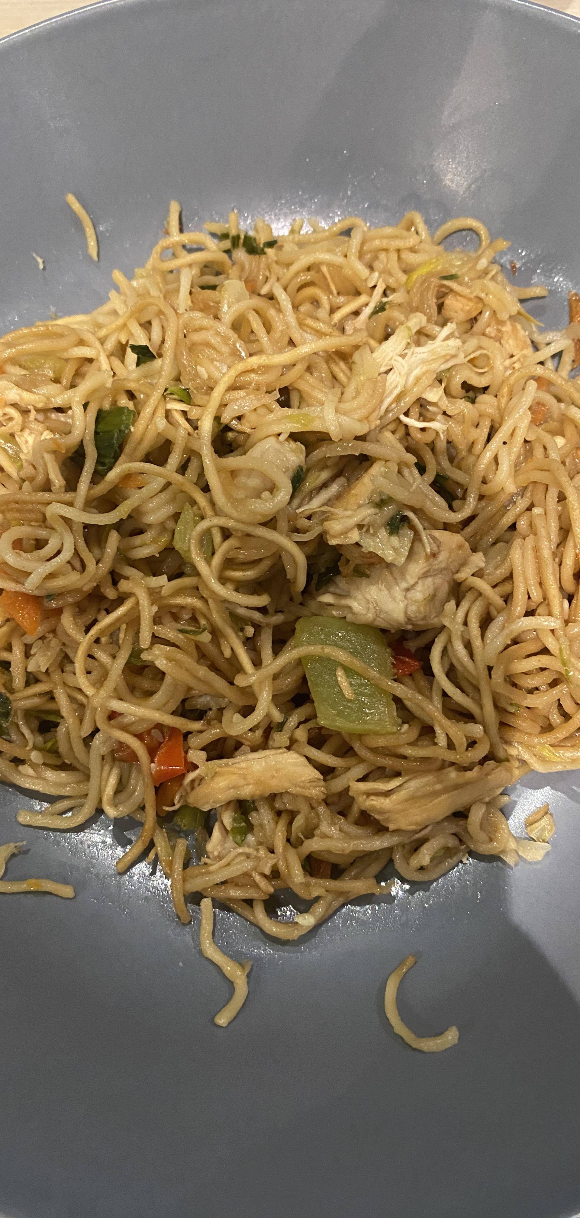 Wok de nouilles au poulet - Recette Cookeo | Moulinex