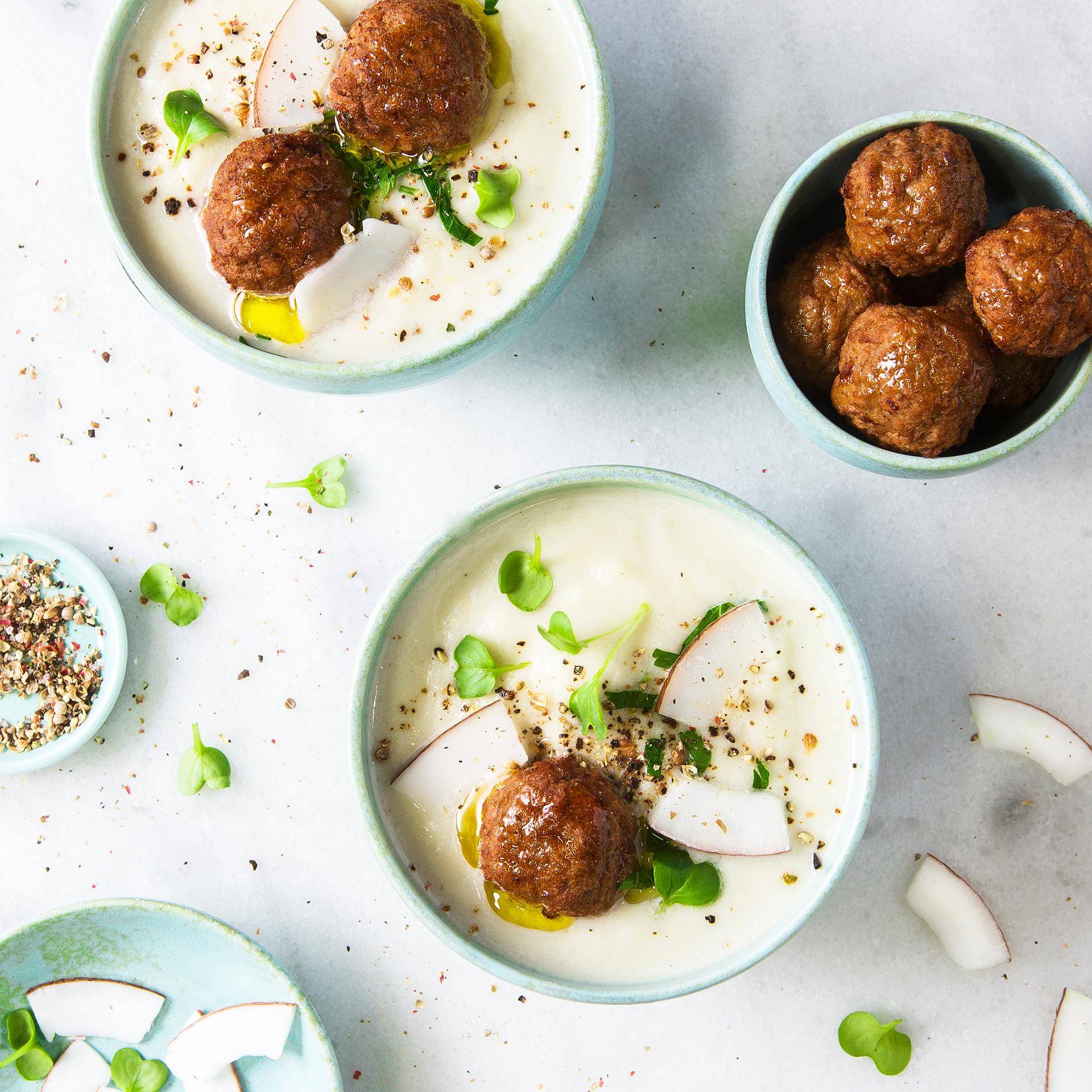 Velouté de chou-fleur au lait de coco et boulettes de légumes - Recette Companion | Moulinex
