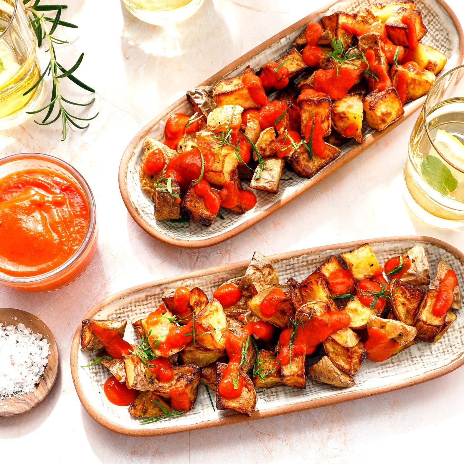 Pittige patatas bravas - Recepten EASY FRY & GRILL 2 in 1 MECHANICAL | Moulinex