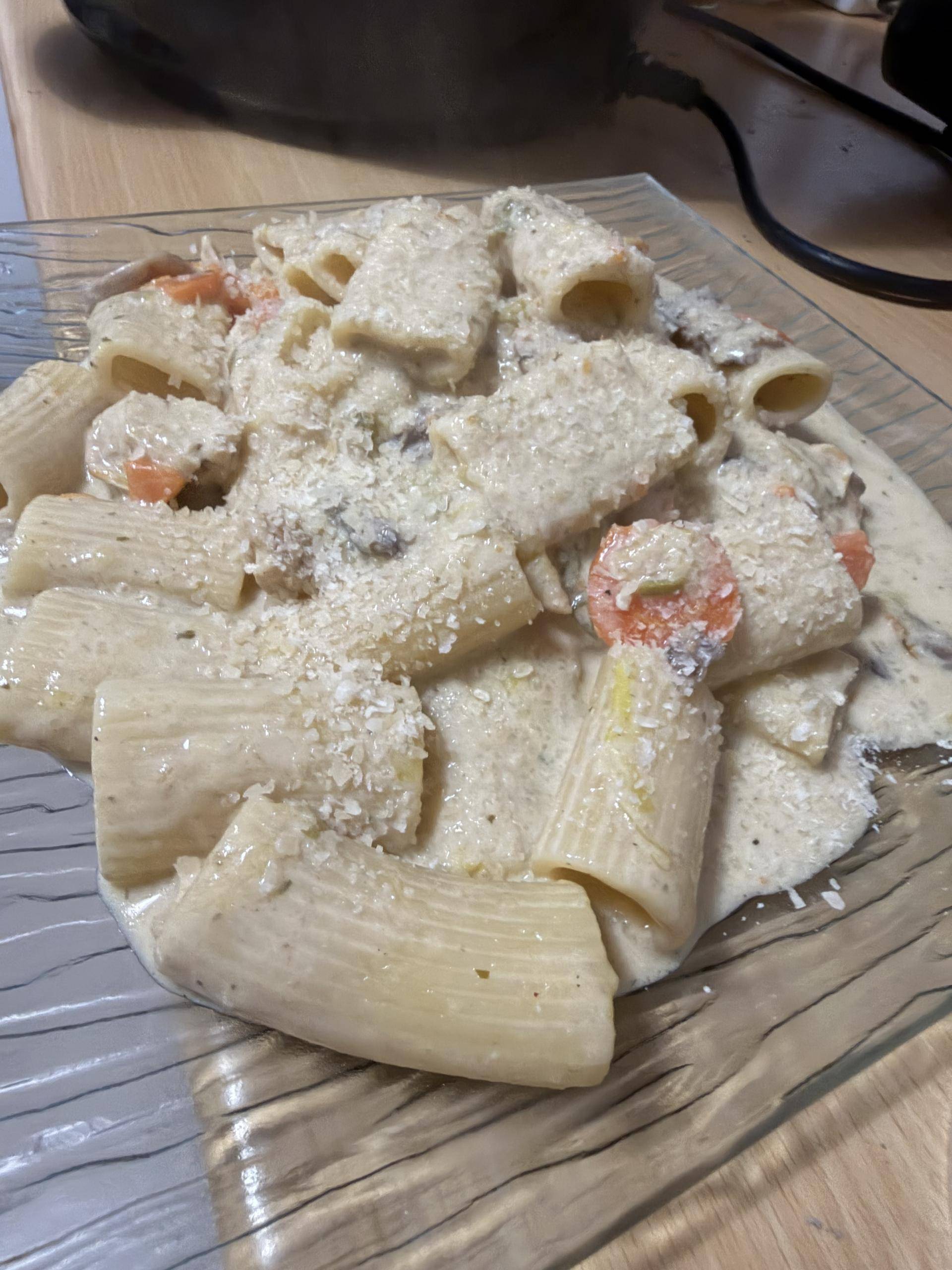 Rigatoni, poulet et légumes sauce Alfredo au Boursin - Recette Cookeo | Moulinex