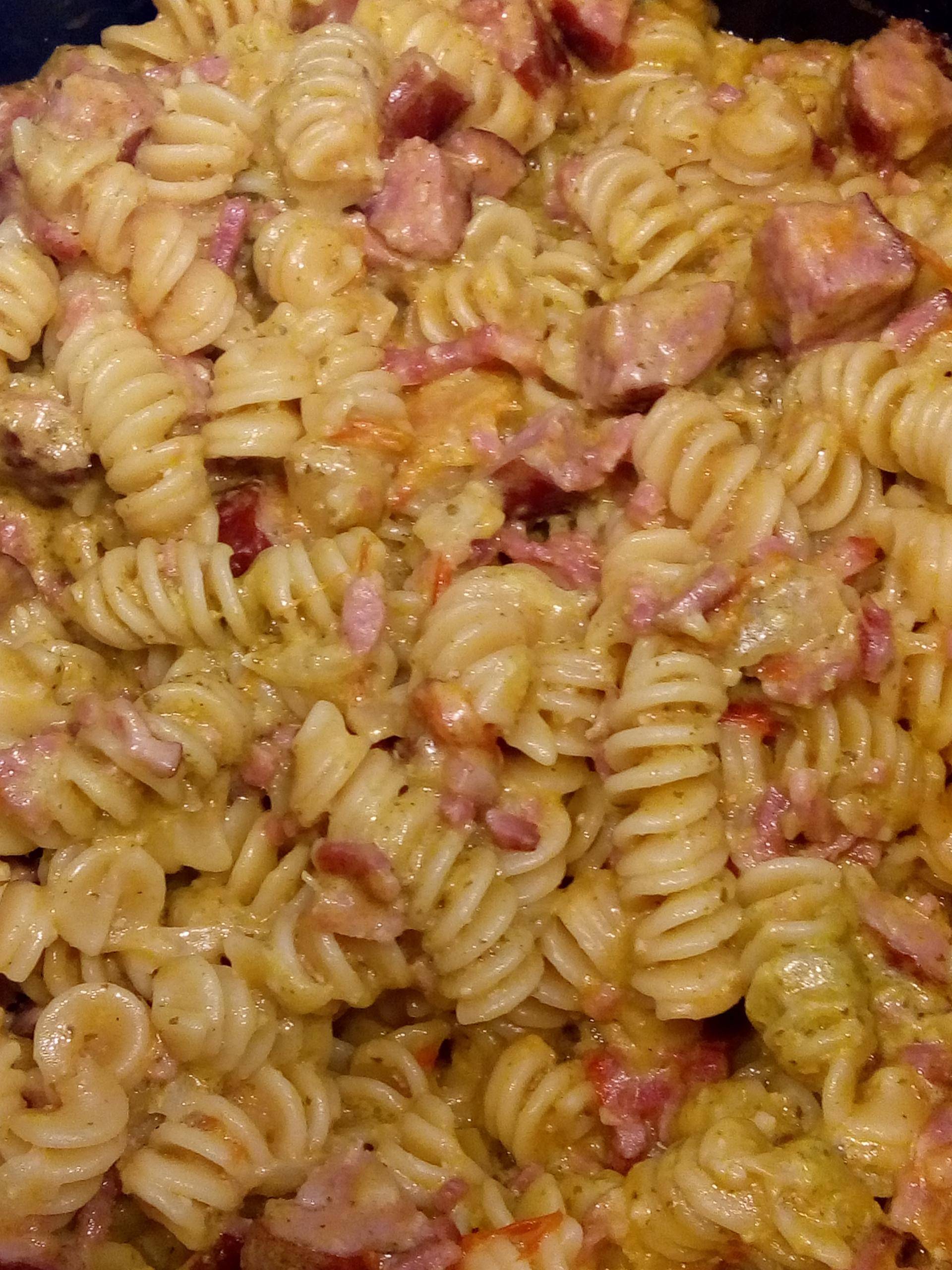 Pâtes saucisses fumées et pesto - Recepten Cookeo | Moulinex