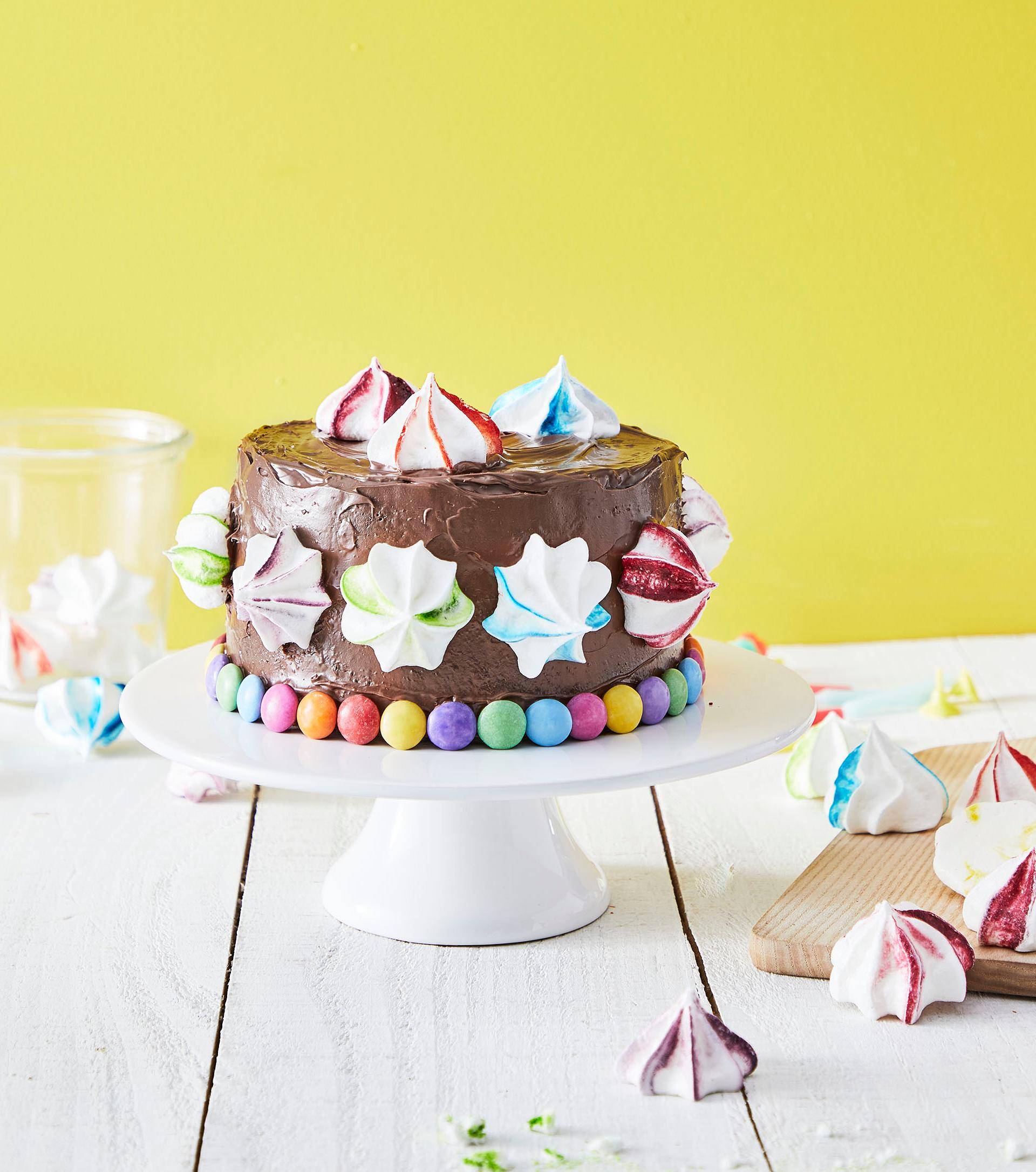 Gâteau au chocolat et meringues colorées - Recette Kitchen machines | Moulinex