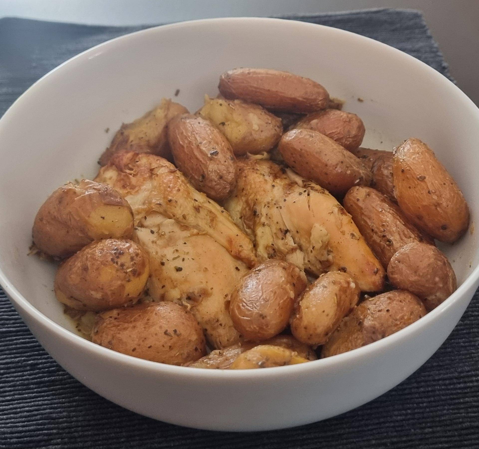 Poulet rôti et pommes de terre grenaille - Recette Cookeo V3 | Moulinex