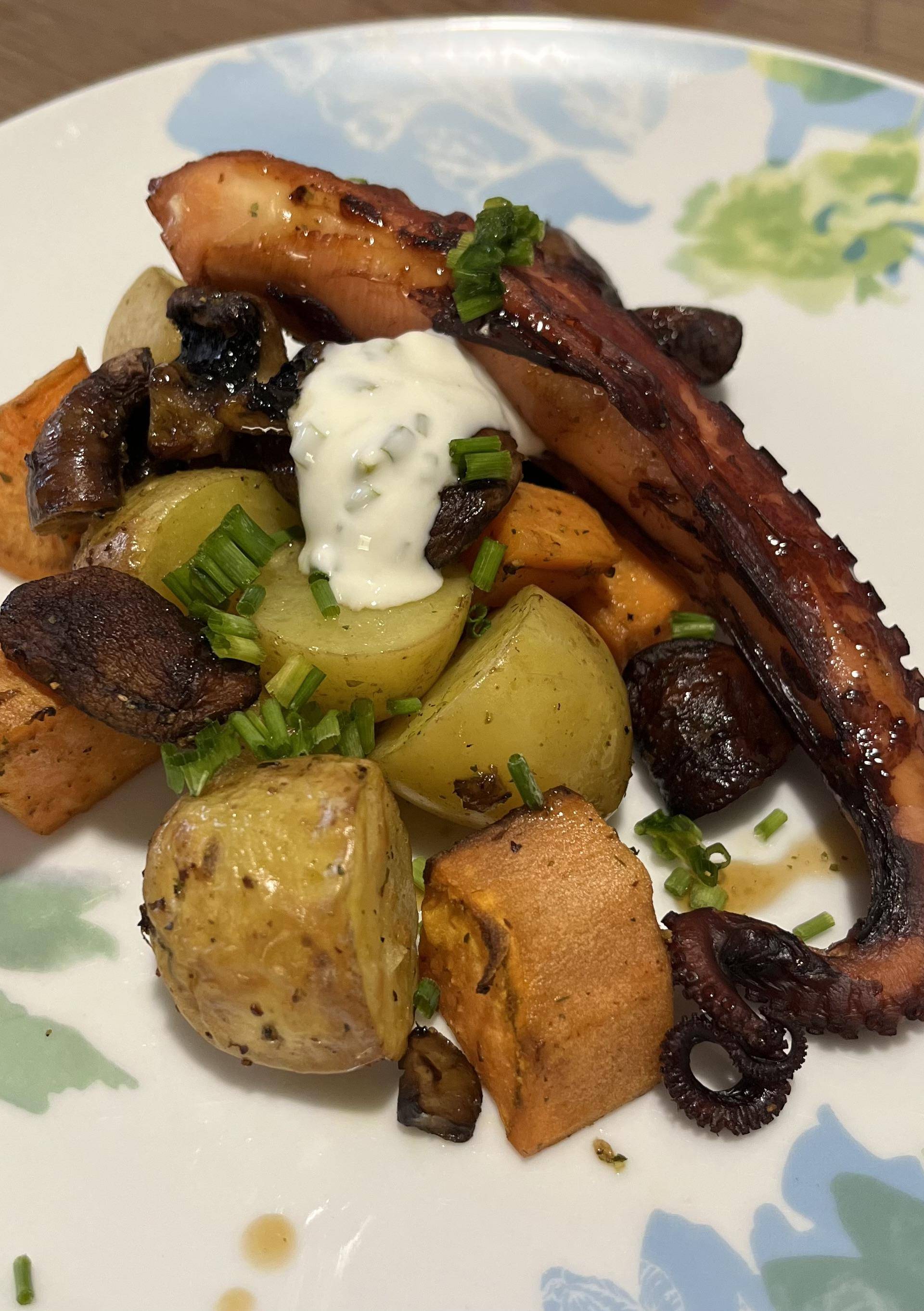 Poulpes rôtis, duo de patate et champignons - Recette Cookeo Infinity Autostir | Moulinex