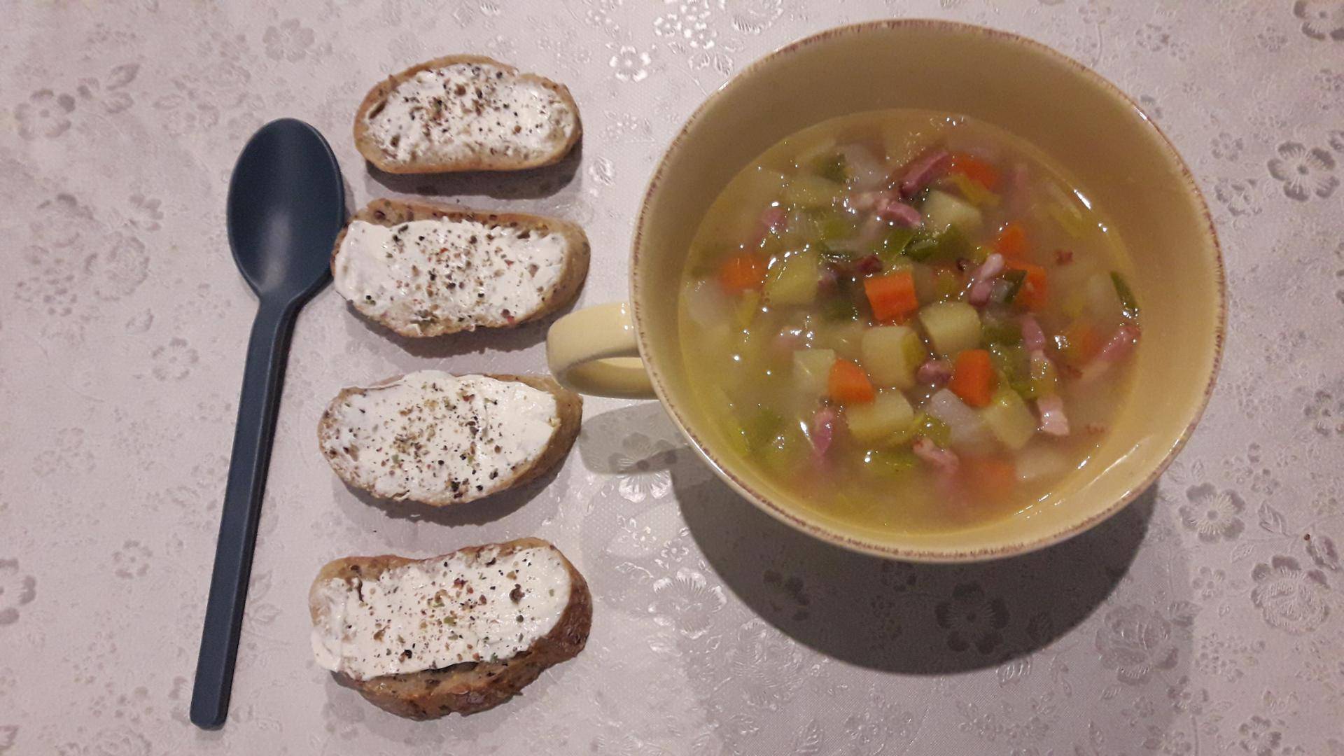 Soupe paysanne aux lardons baguettes céréale st moret - Recette Cookeo | Moulinex