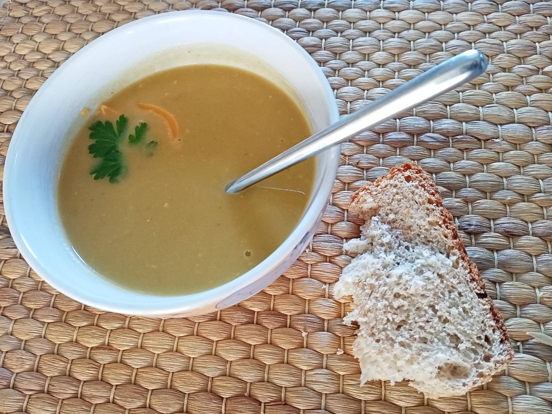 Soupe cremeuse brocolis cheddar - Recette Cookeo | Moulinex