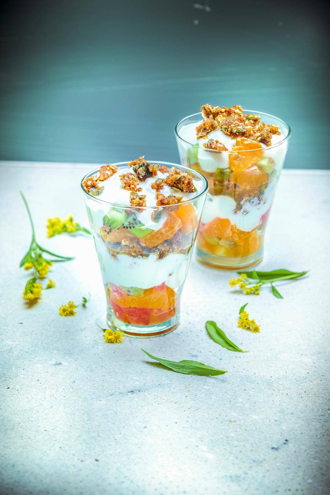 Verrines aux agrumes, et crème au fromage blanc et topping aux dattes - Recette Companion | Moulinex