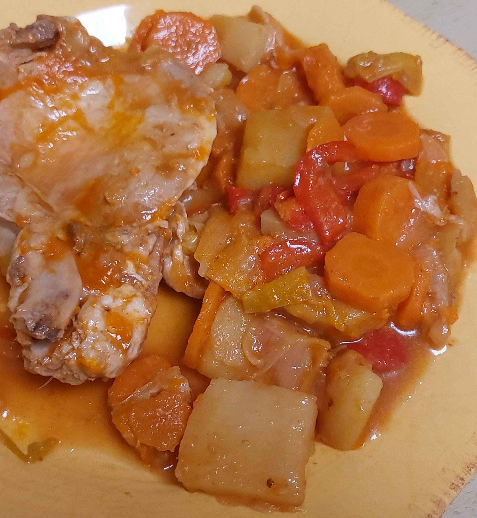 Côtes de porc aux légumes sauce tomate - Recette Cookeo | Moulinex