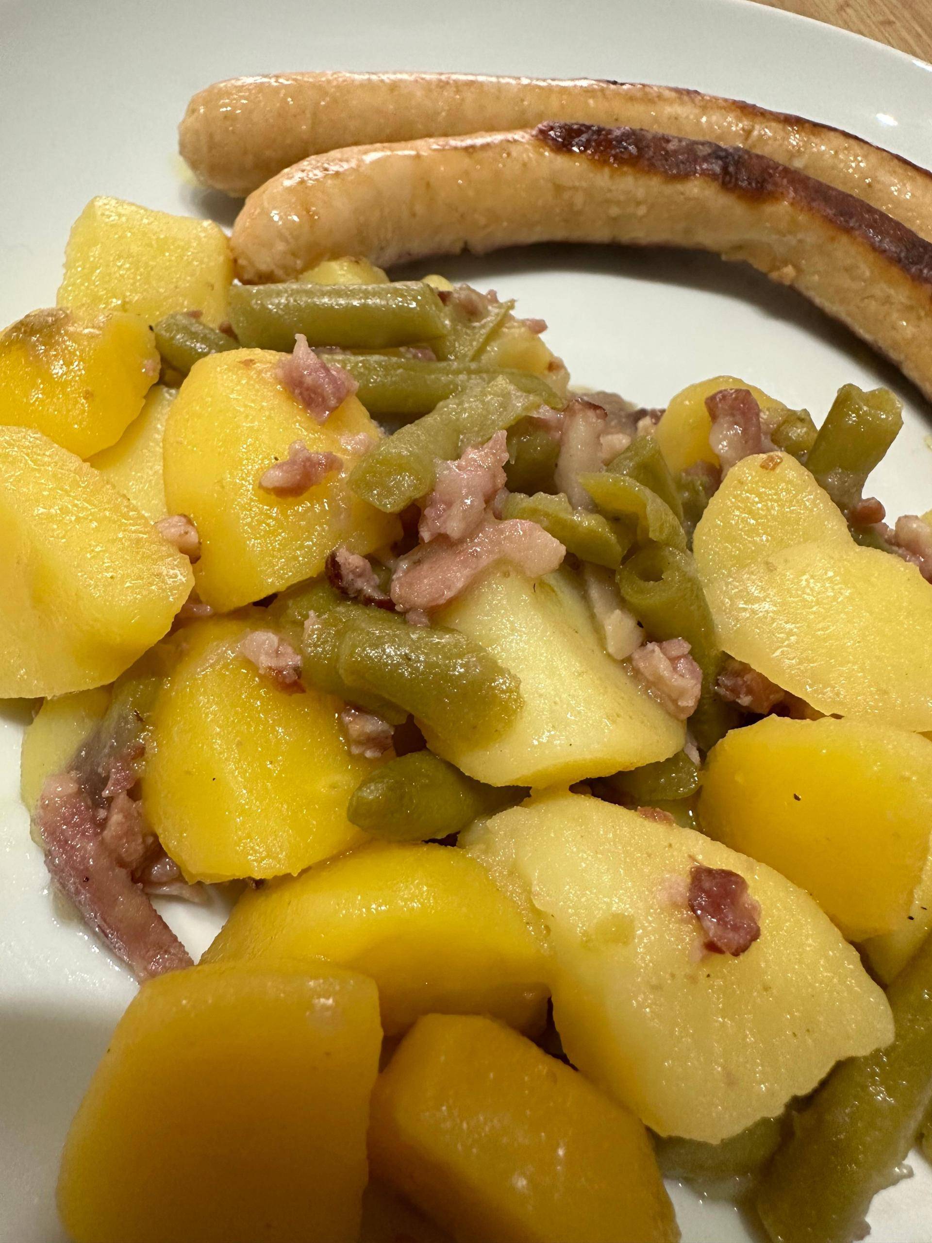 Salade liégeoise et chipolata de poulet - Recette Cookeo V3 | Moulinex