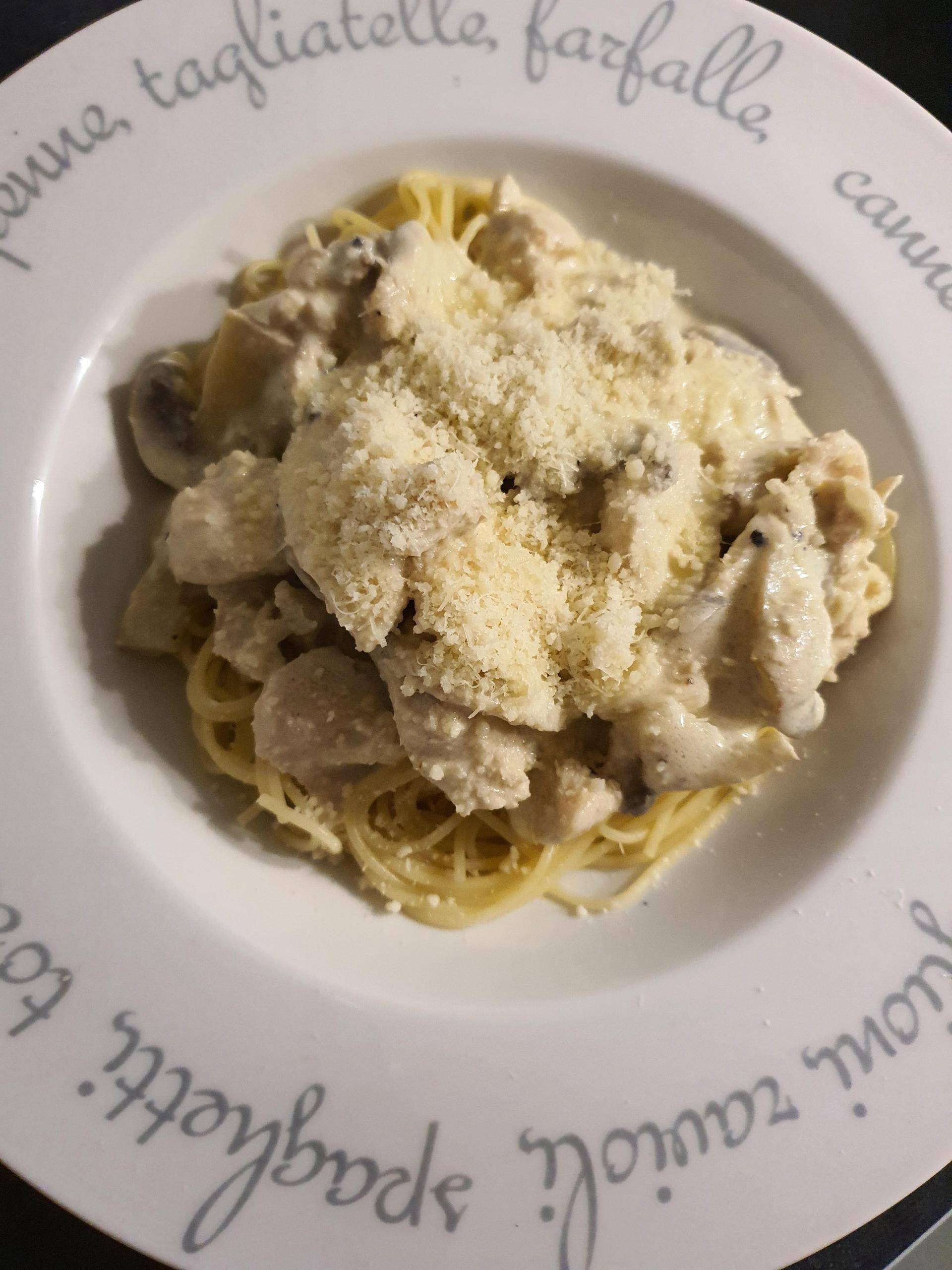 Pâtes et poulet crémeux aux champignons et au parmesan - Recepten Cookeo | Moulinex