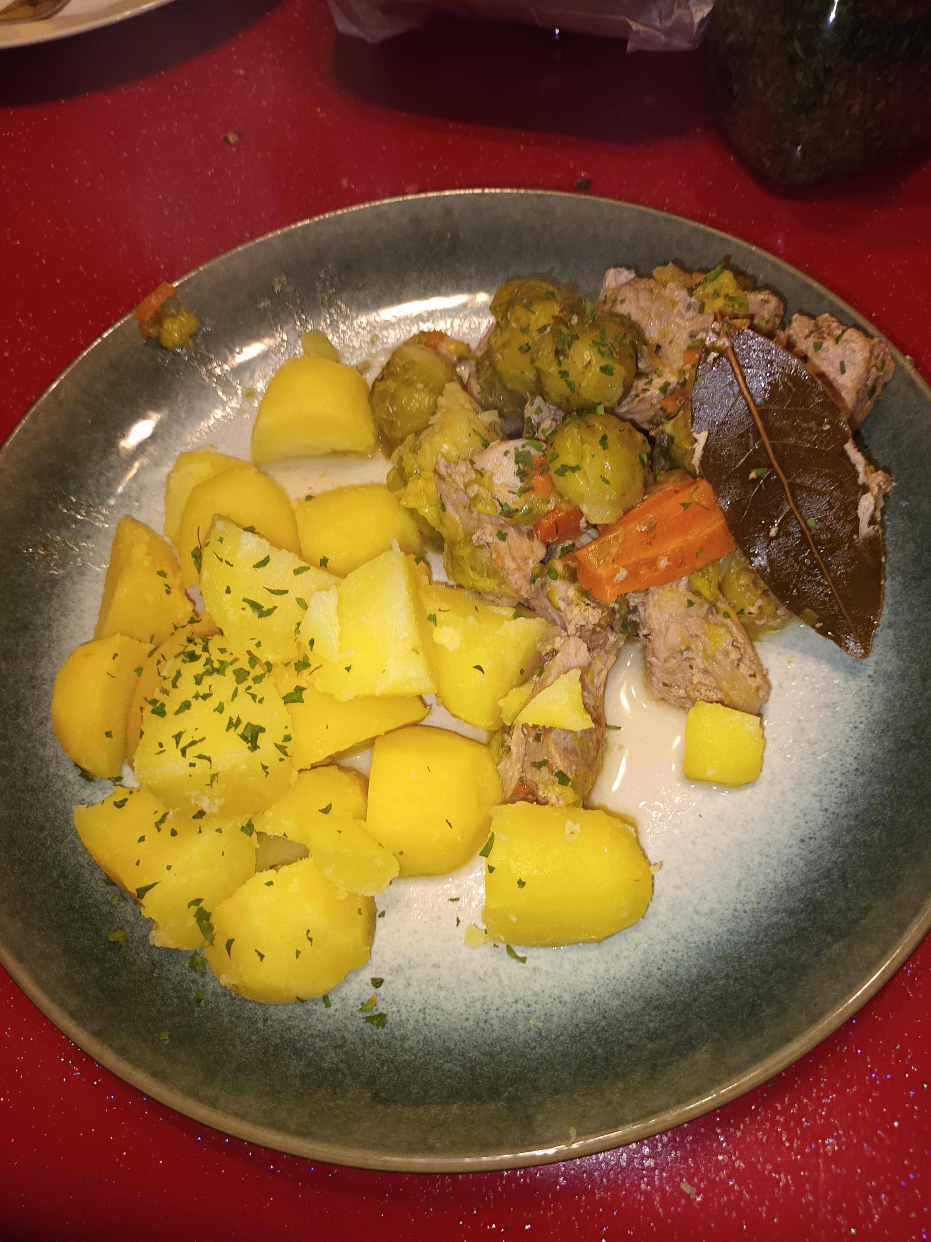 Ragoute de porc avec choux bruxelle et carotte - Recette Cookeo | Moulinex