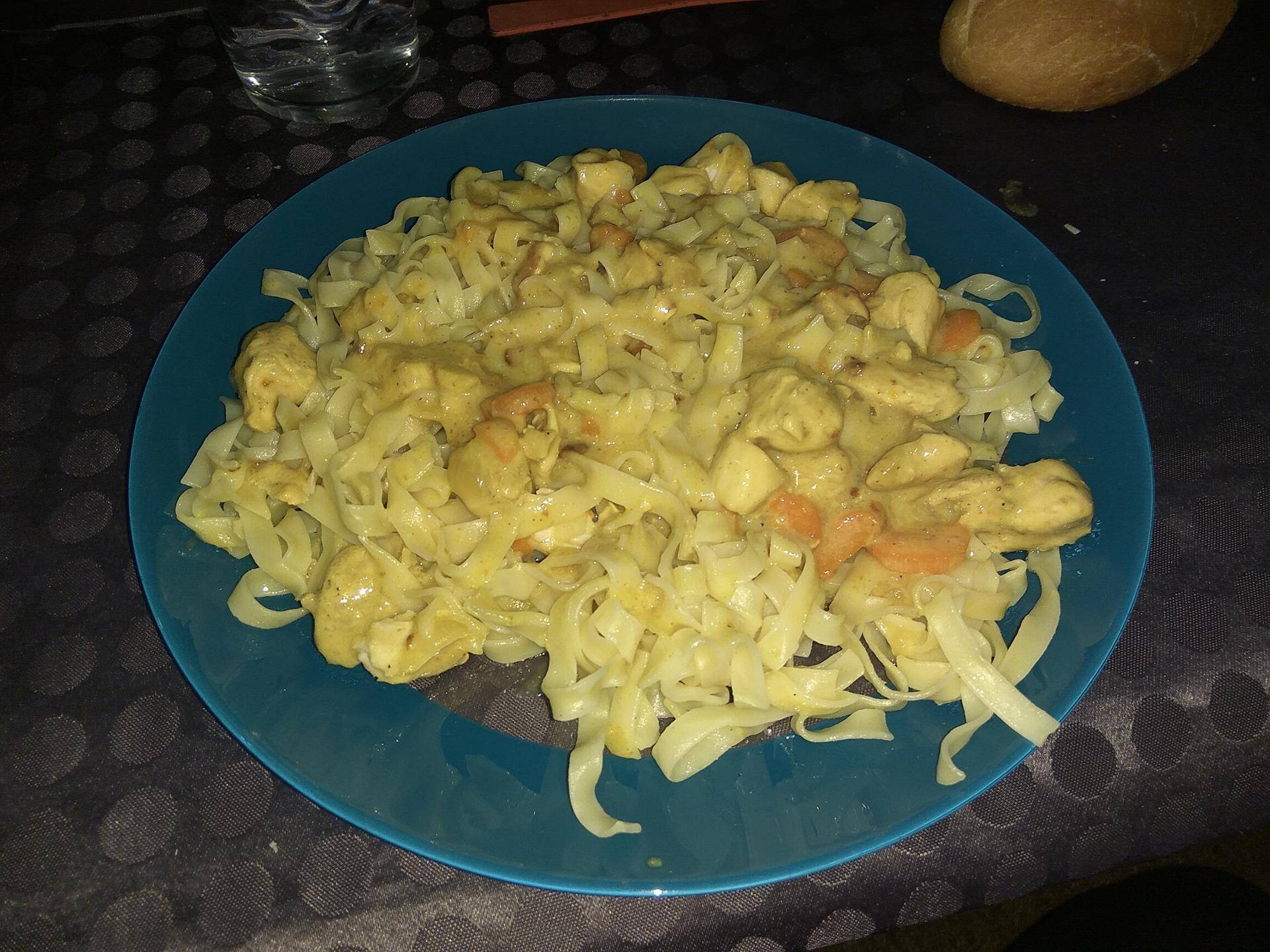 Dinde ou Poulet Curry aux carottes & poivrons jaunes - Recepten Cookeo | Moulinex