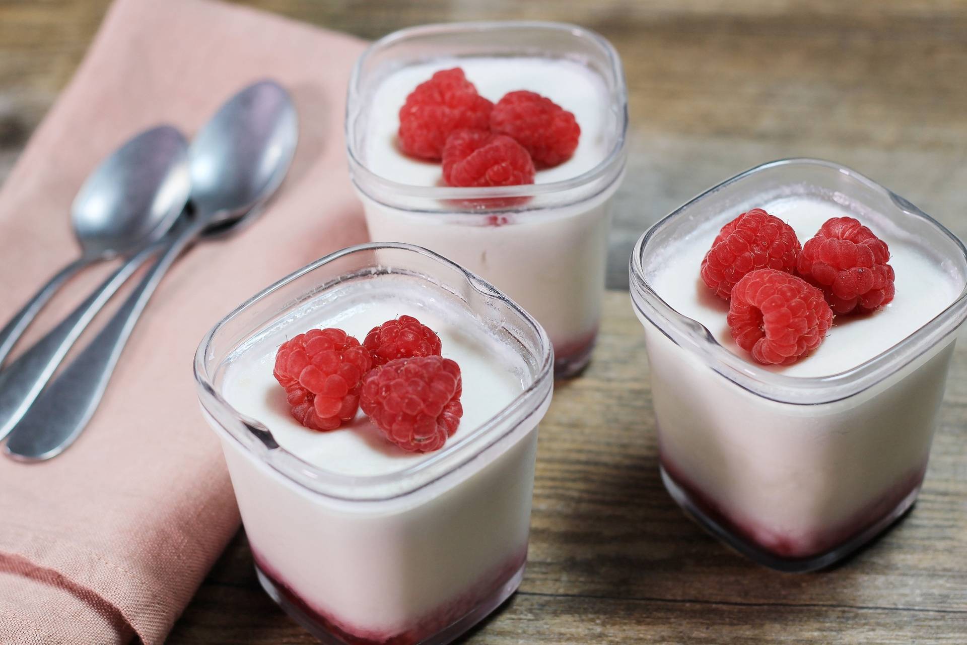 Yaourts lait de coco-framboise - Recepten undefined | Moulinex