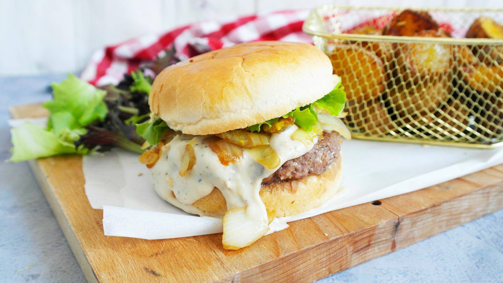 Burger à la crème de parmesan et confit d'oignons - Recette Cook'in One | Moulinex