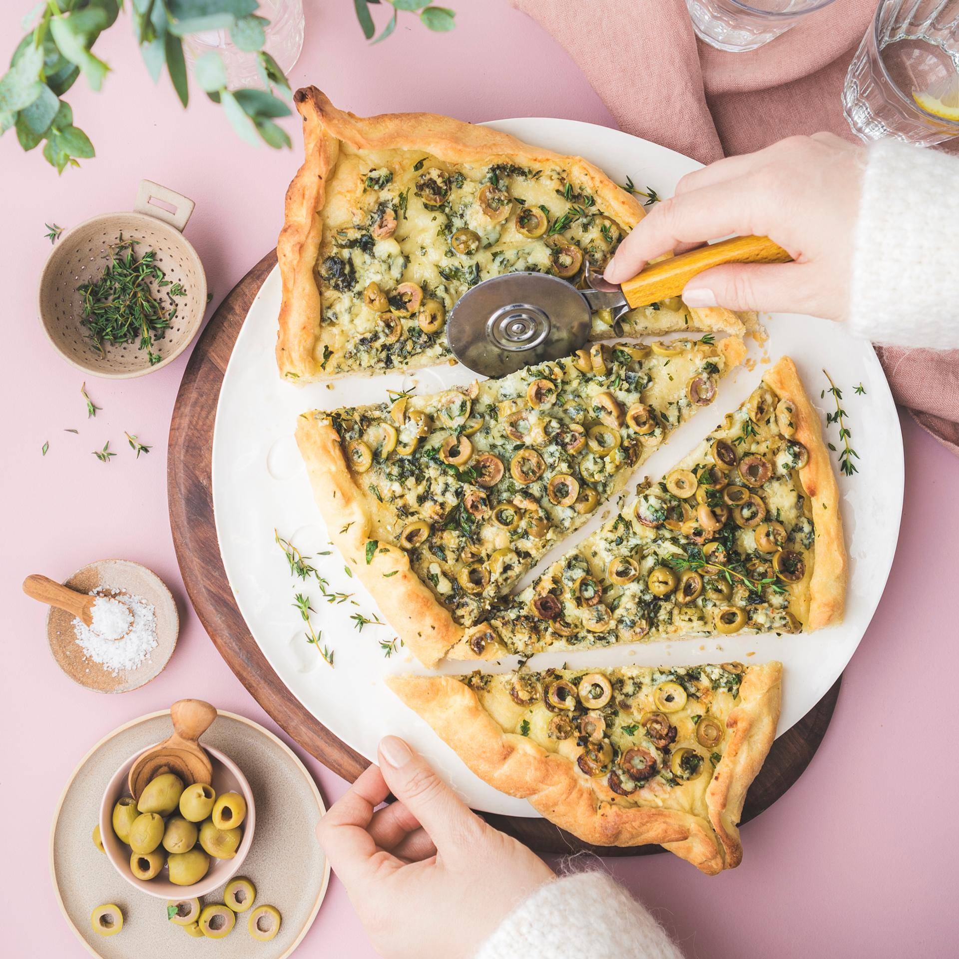 Pide aux olives vertes et roquefort - Recette Companion | Moulinex