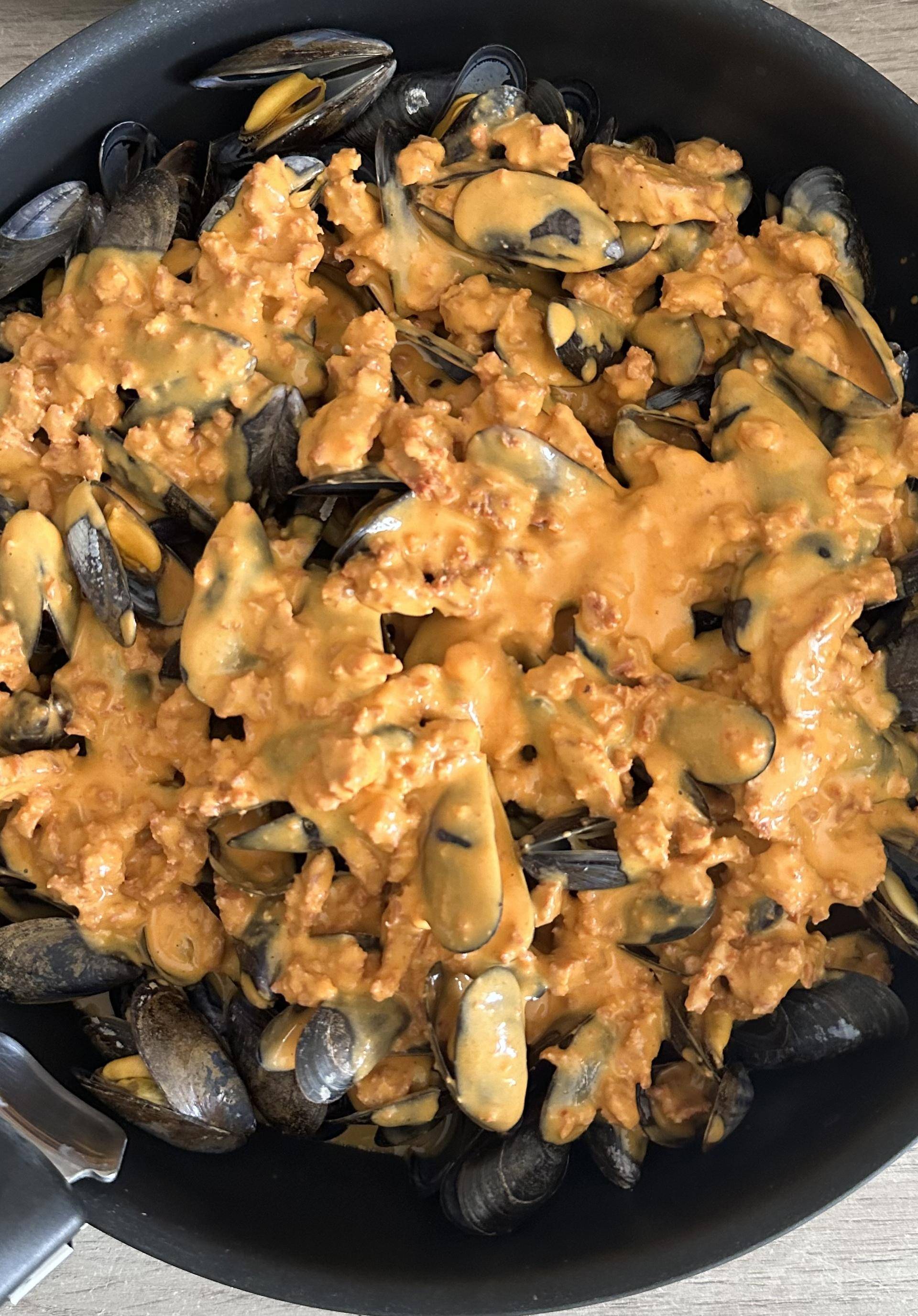 Moules gourmande aux chorizo et à la crème - Recette Companion Connect XL | Moulinex