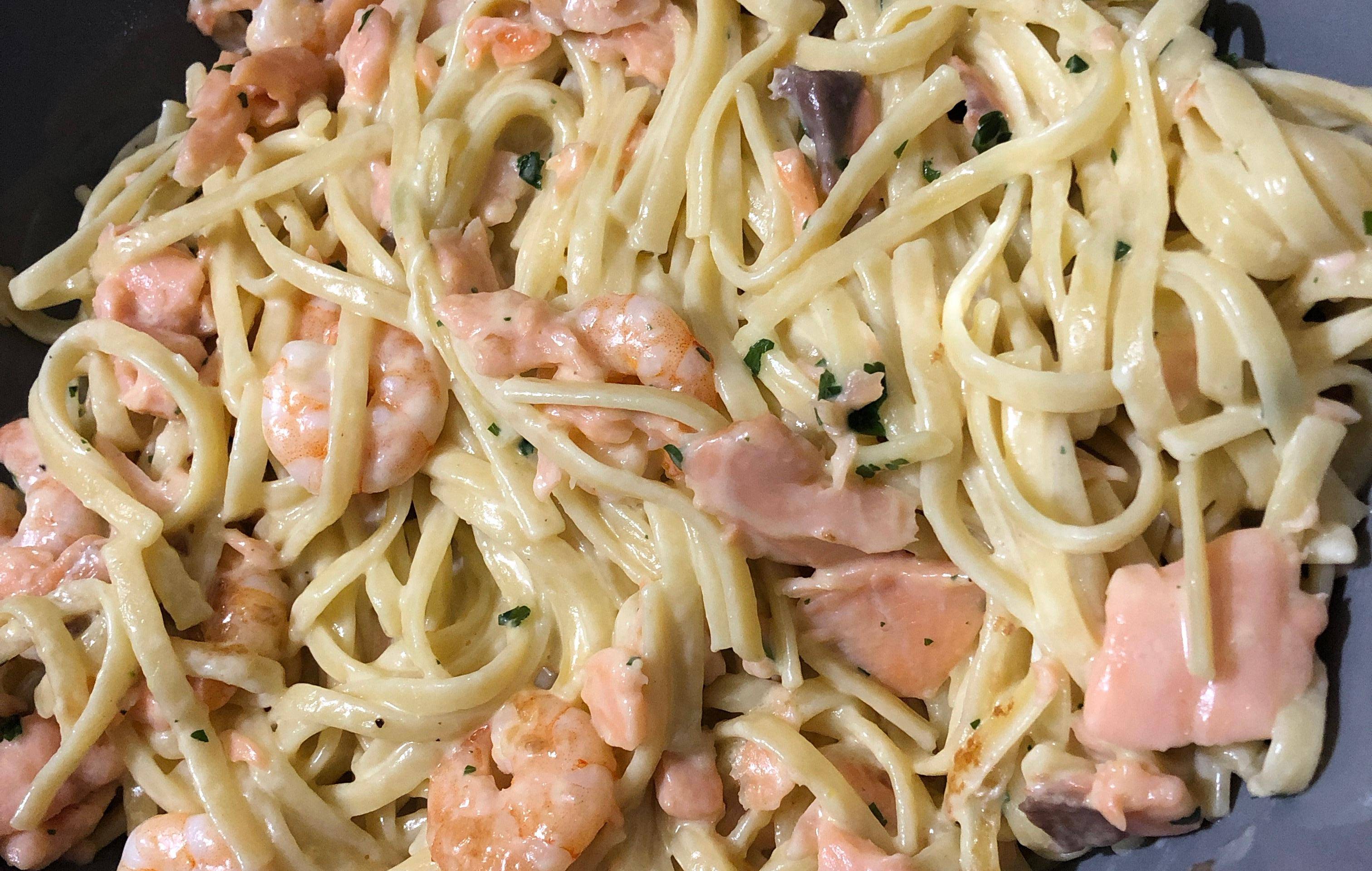 Pâtes au saumon fumé et crevettes - Recette Cookeo | Moulinex