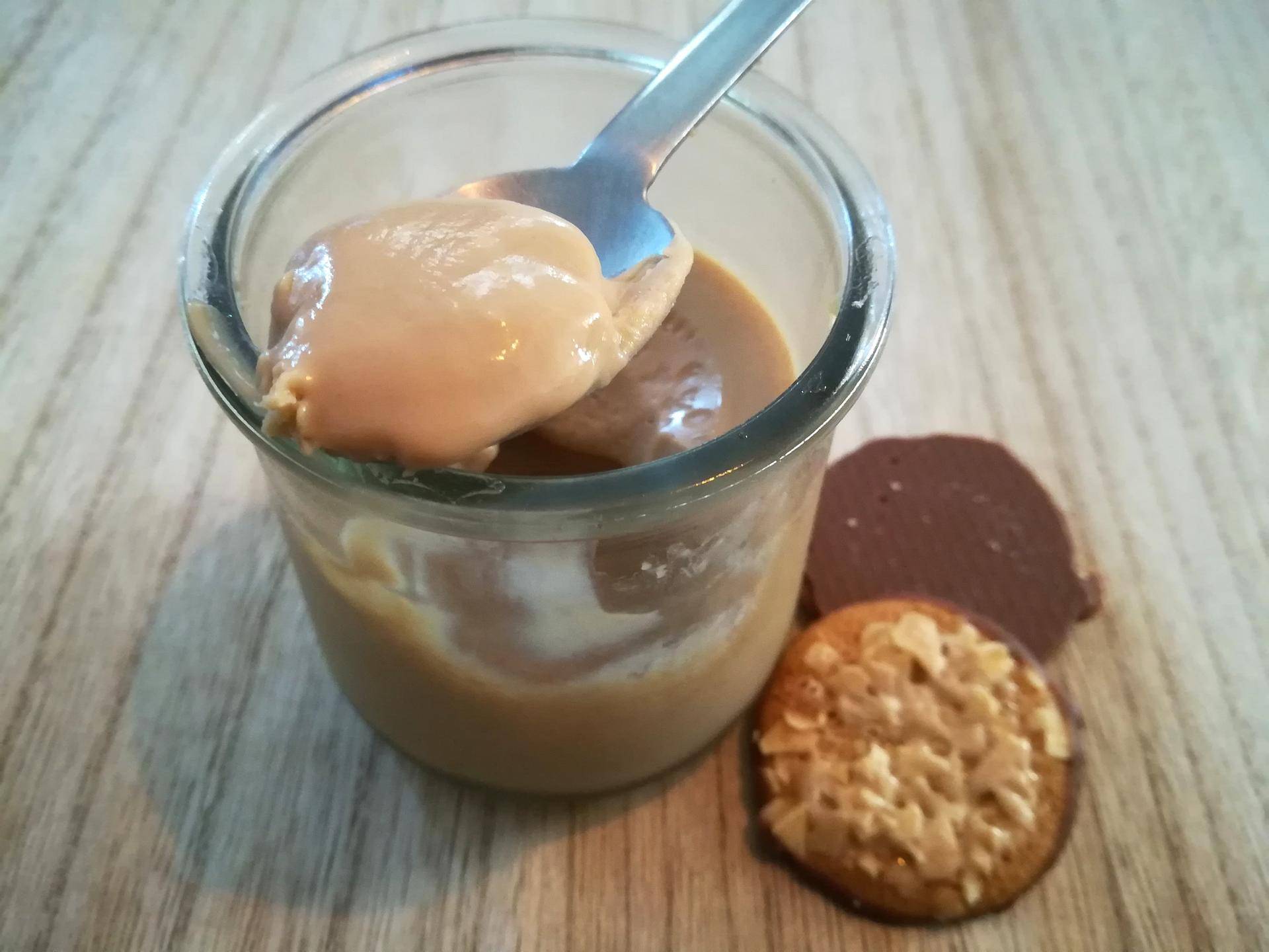 Petits pots de crème au chocolat blanc façon dulcey - Recepten Cookeo | Moulinex