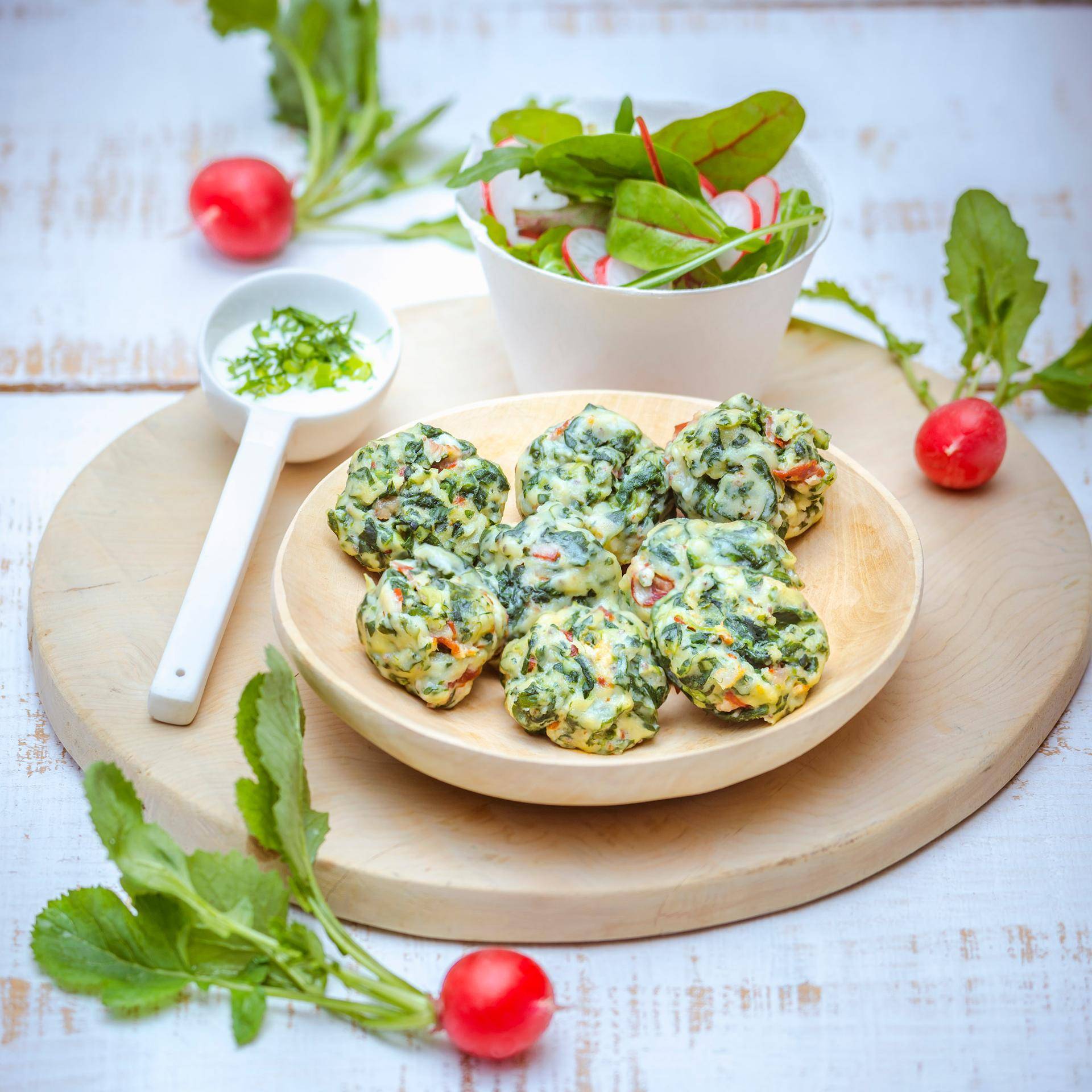 Bouchées de ricotta, épinards et chorizo, salade de jeunes pousses - Recepten Companion Connect | Moulinex