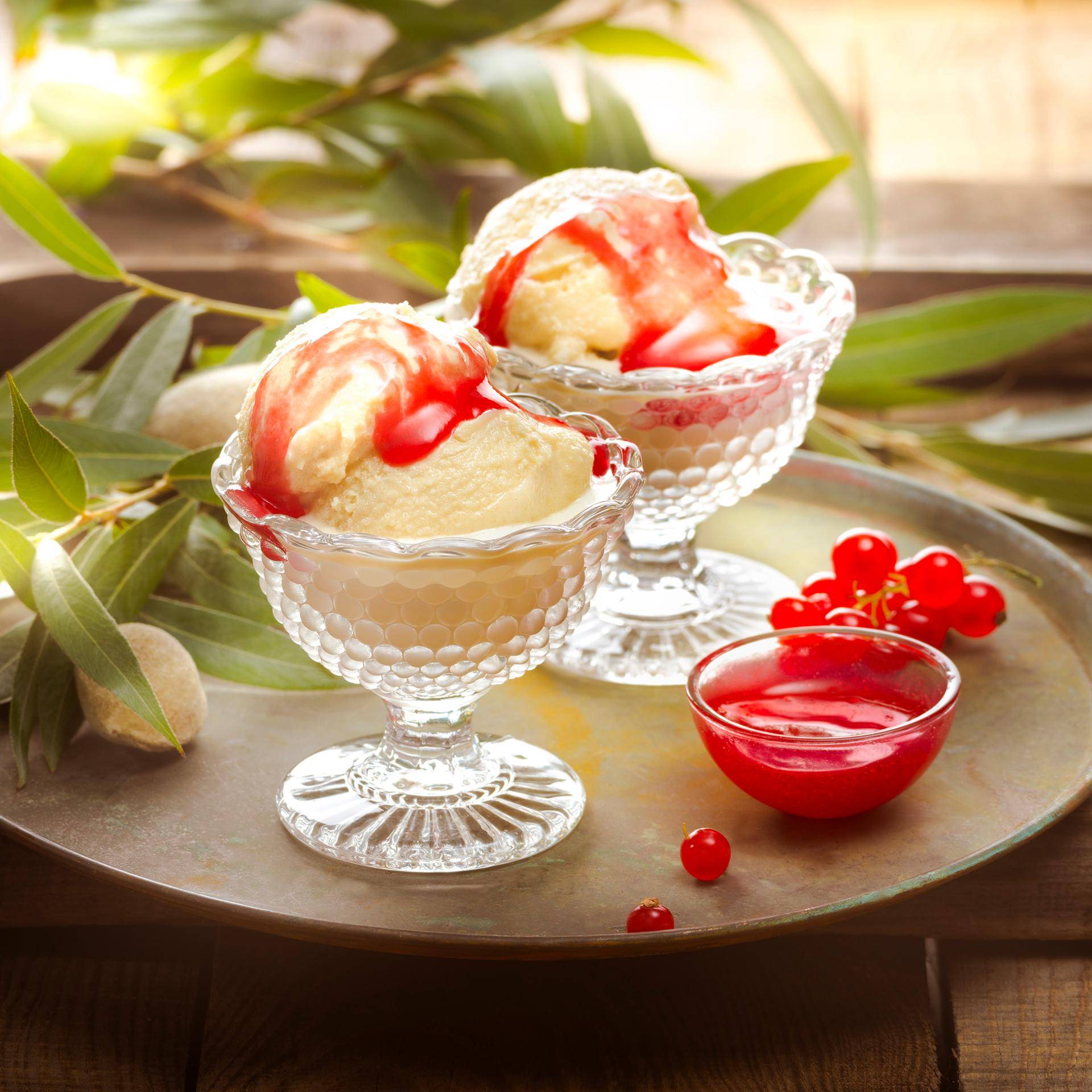 Crème glacée au lait d'amande, coulis de groseille - Recepten Companion Connect | Moulinex