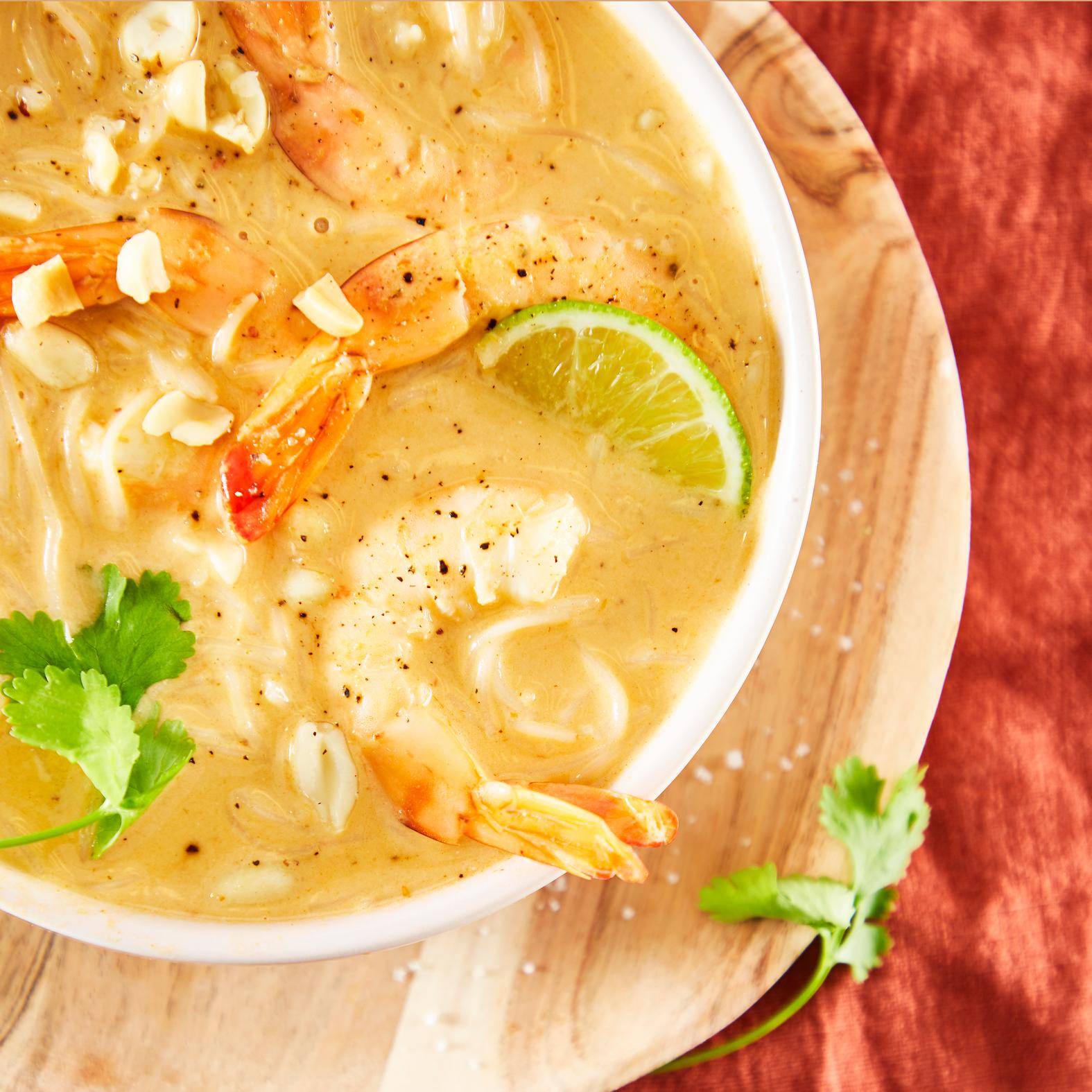 Soupe Thaï de crevettes au curry rouge - Recepten Click&Cook | Moulinex
