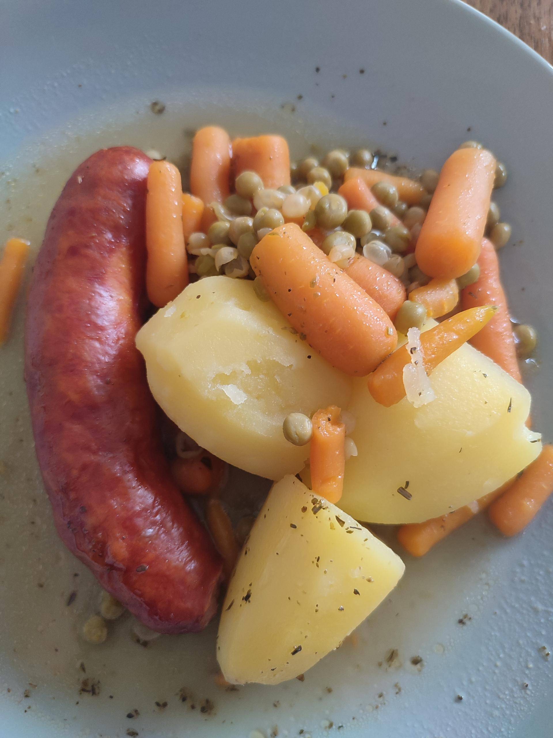 Saucisses, pommes de terre, petits pois carottes - Recepten Cookeo | Moulinex