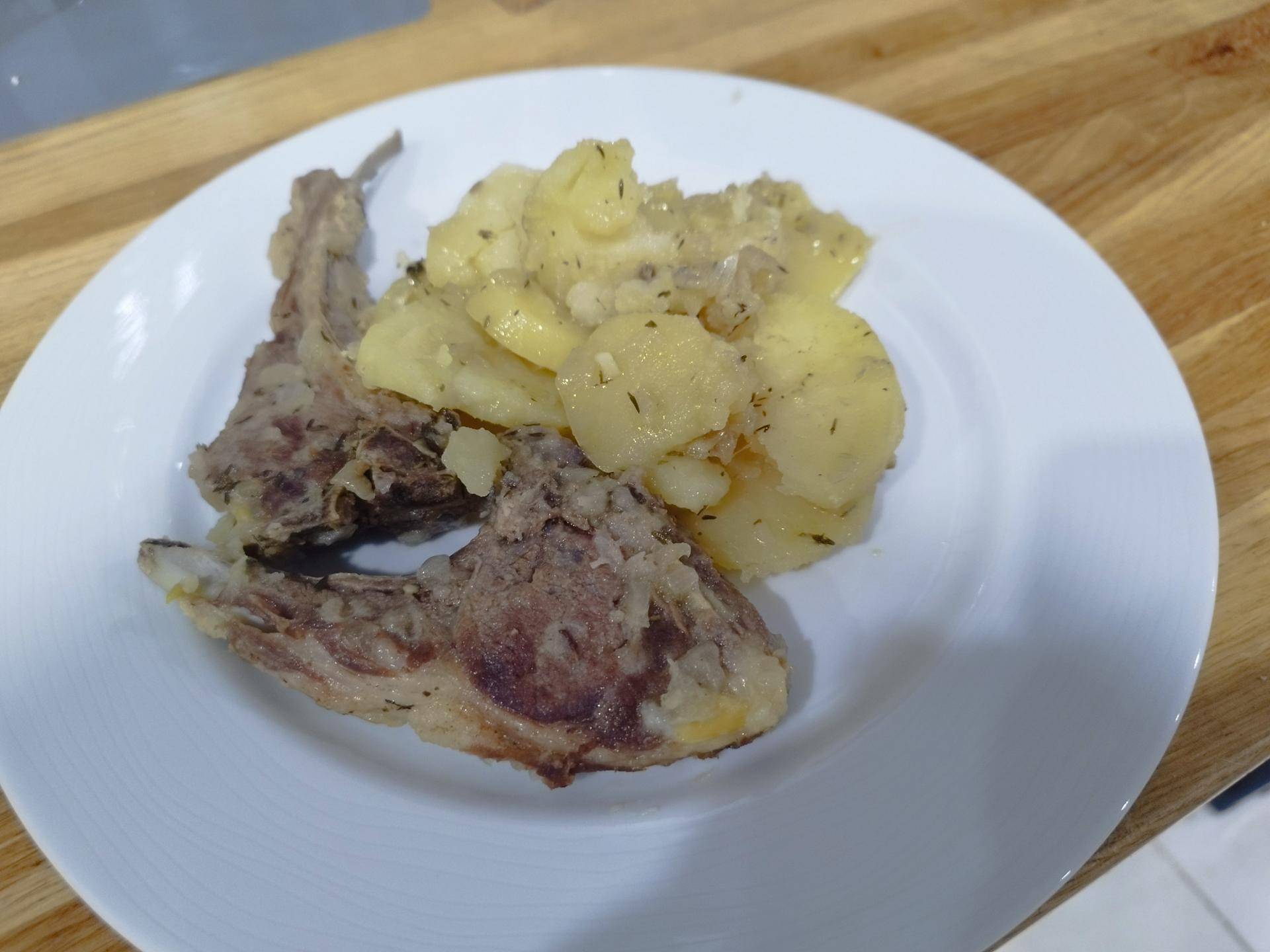 Côtés d'agneaux et pommes de terres - Recepten Cookeo | Moulinex