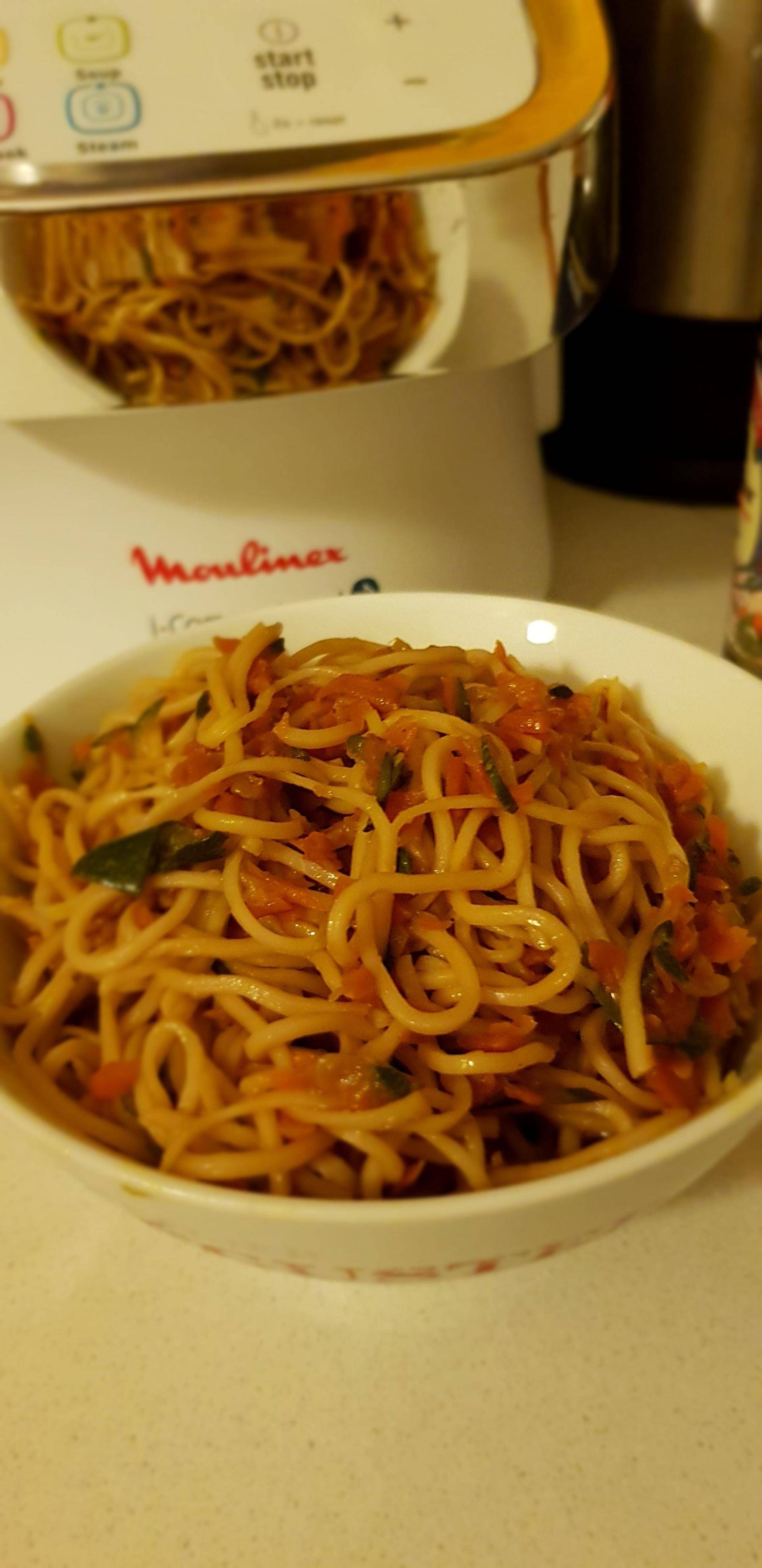 Nouilles chinoise sauté aux légumes - Recette Companion Connect XL | Moulinex