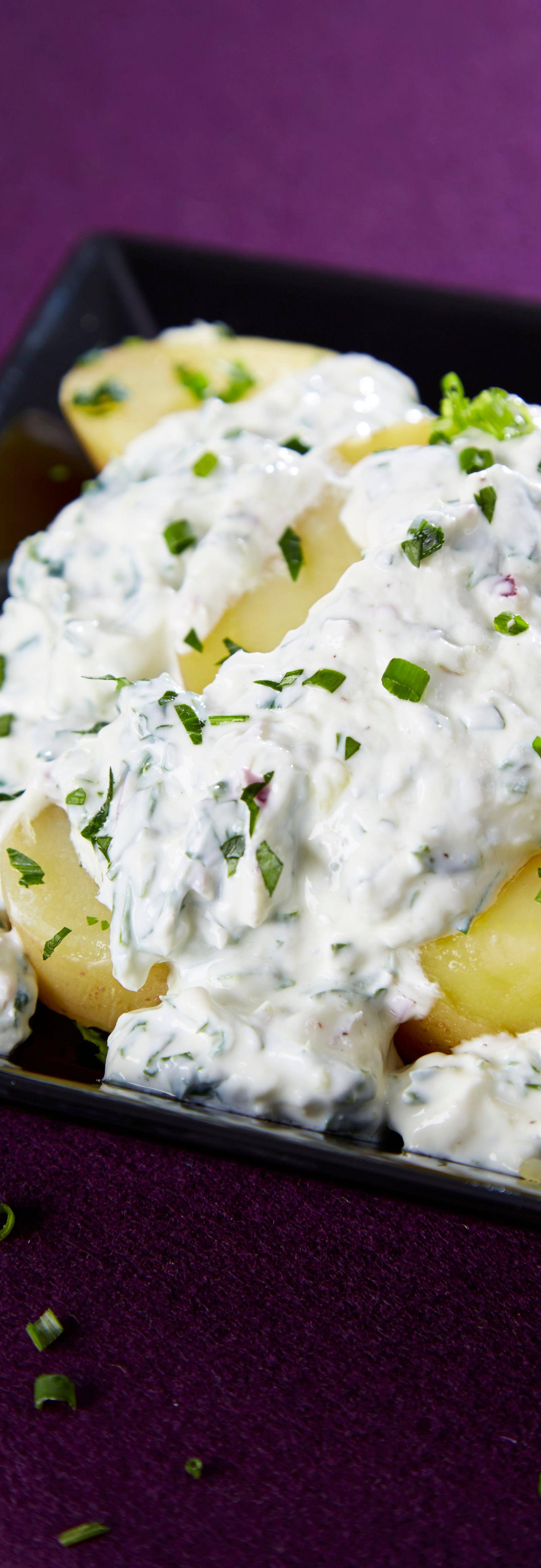 Pommes de terre en robe des champs et fromage blanc aux herbes - Recette Companion Connect | Moulinex