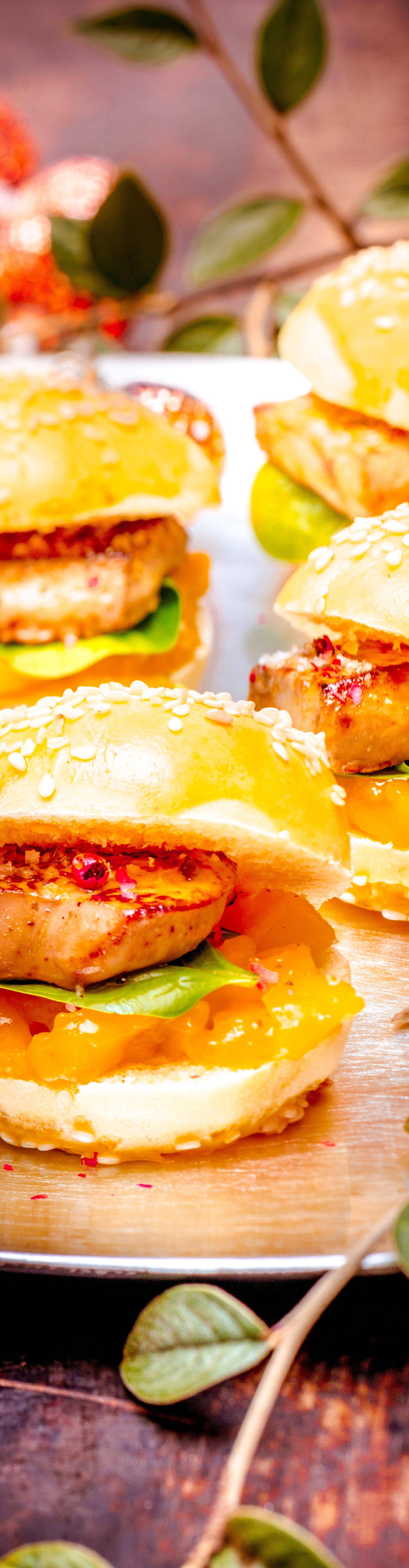 Mini burgers aux foie gras poêlé, épinards et chutney de mangue - Recette Kitchen machines | Moulinex