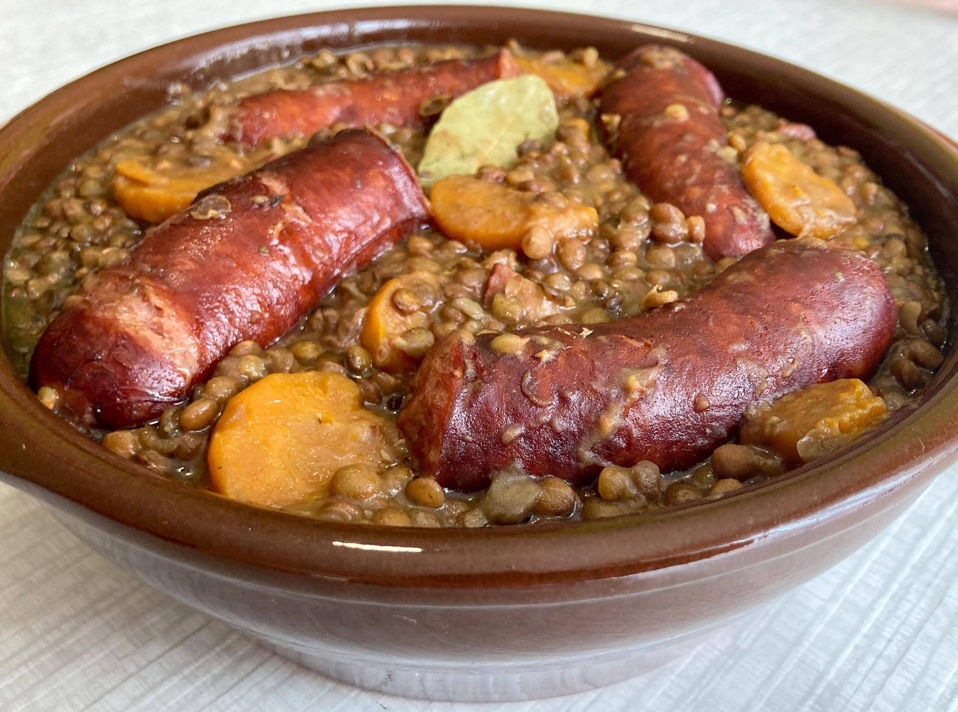 Saucisses de Montbéliard aux lentilles vertes du Puy - Recepten Cookeo V3 | Moulinex
