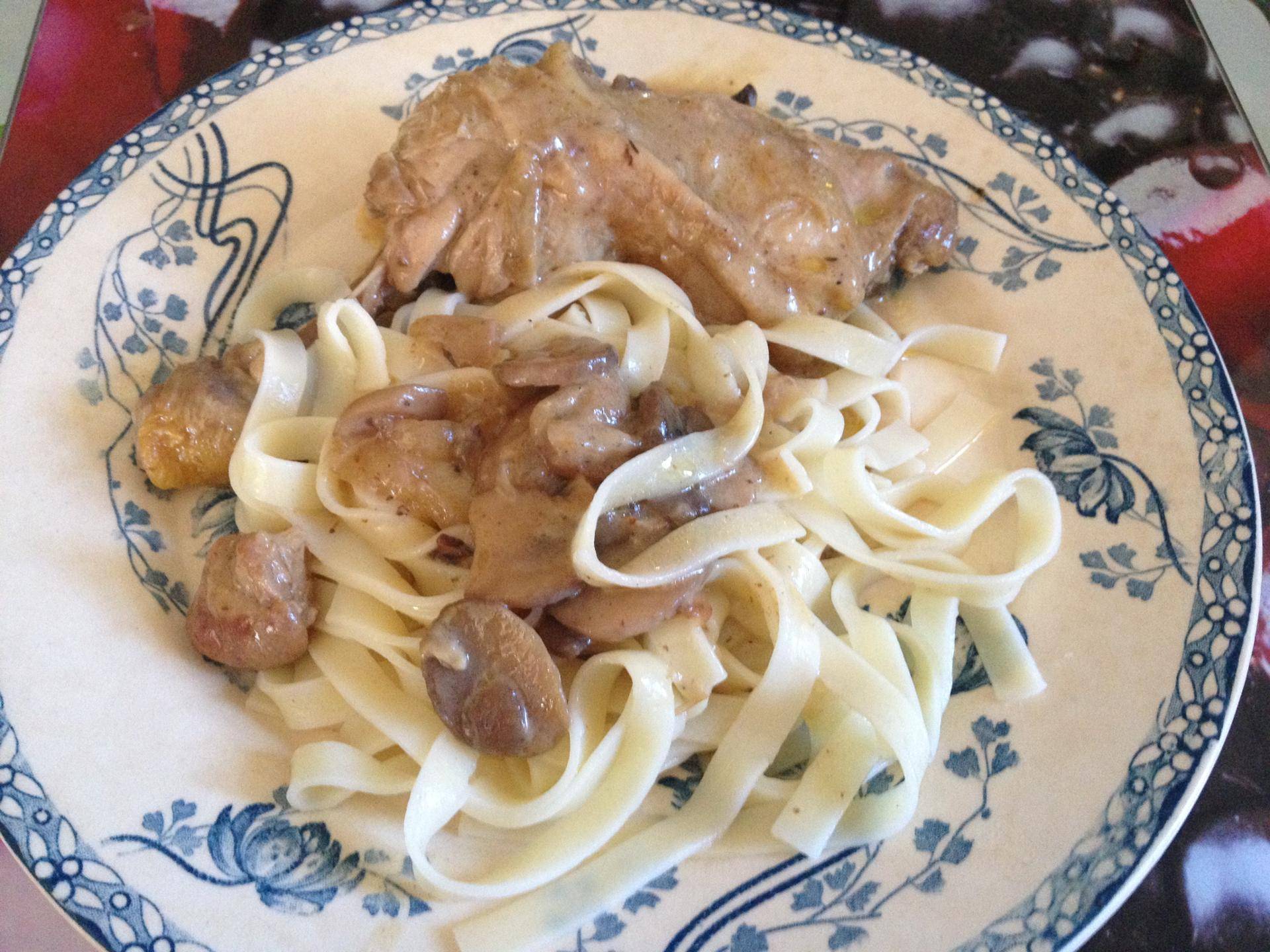 Cuisses de poulet et tagliatelles à la crème - Recepten Cookeo V3 | Moulinex
