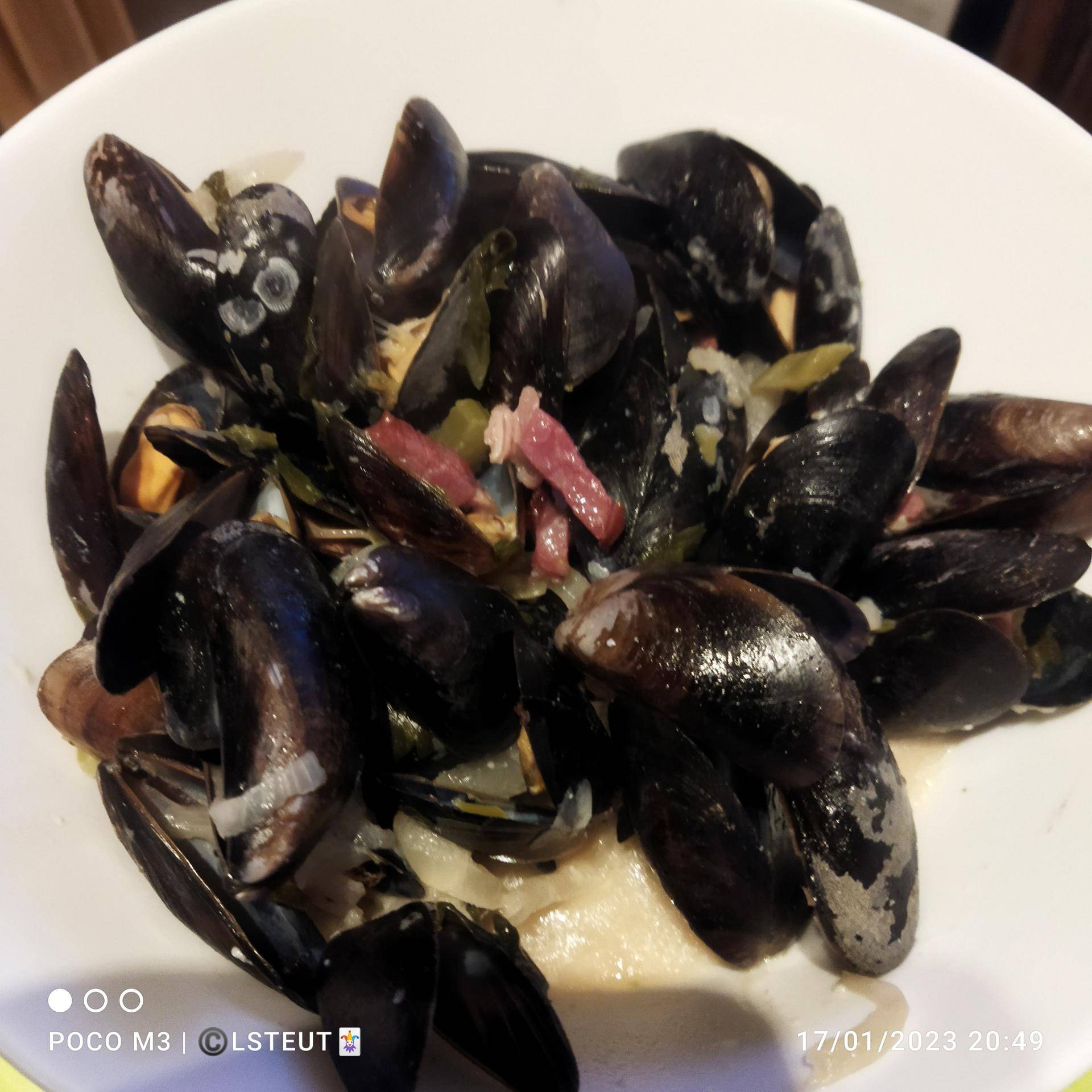 Moules lardon, vin blanc, crème ail. - Recette Cookeo | Moulinex