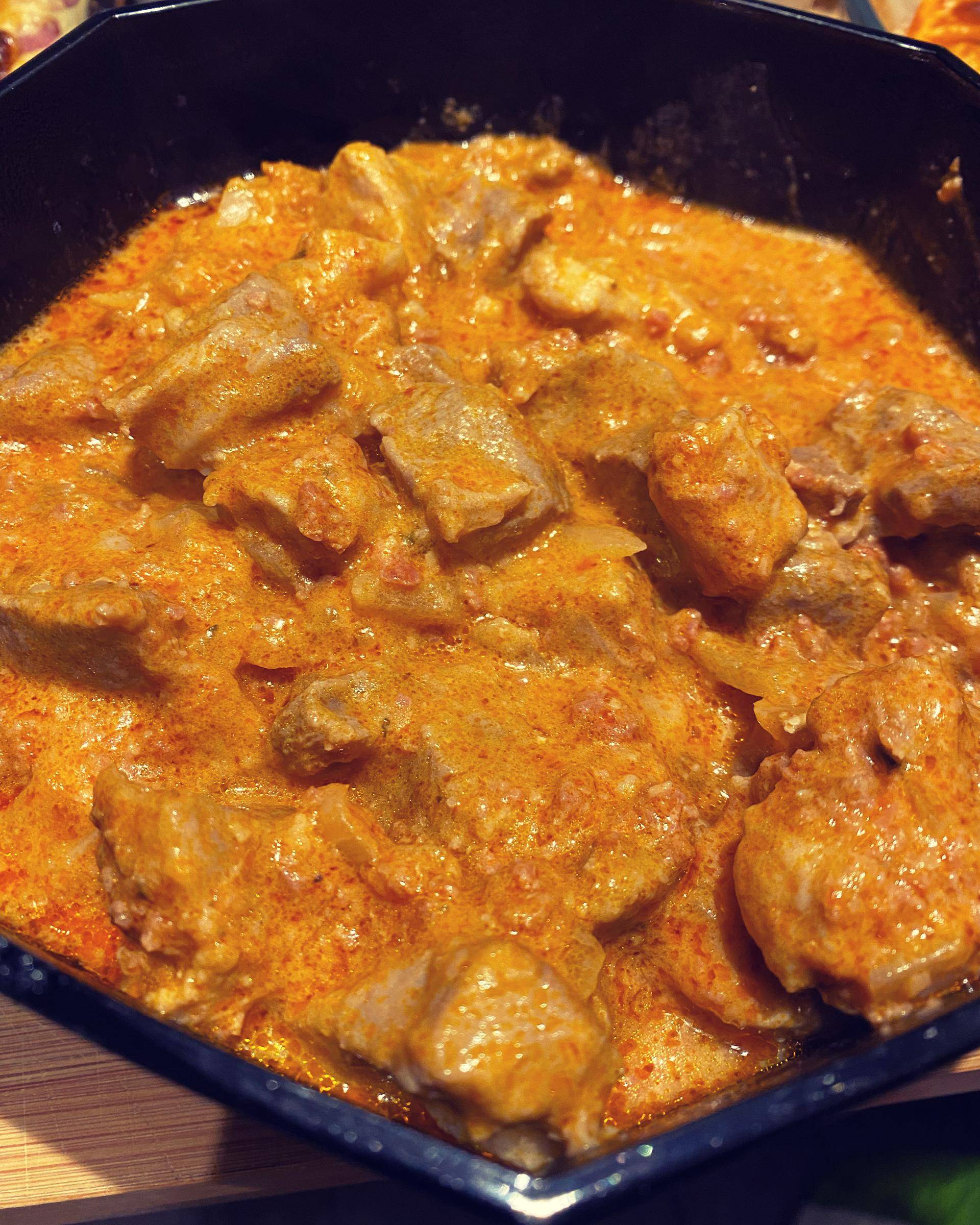 Sauté de porc à la crème de pesto rosso - Recepten Companion | Moulinex