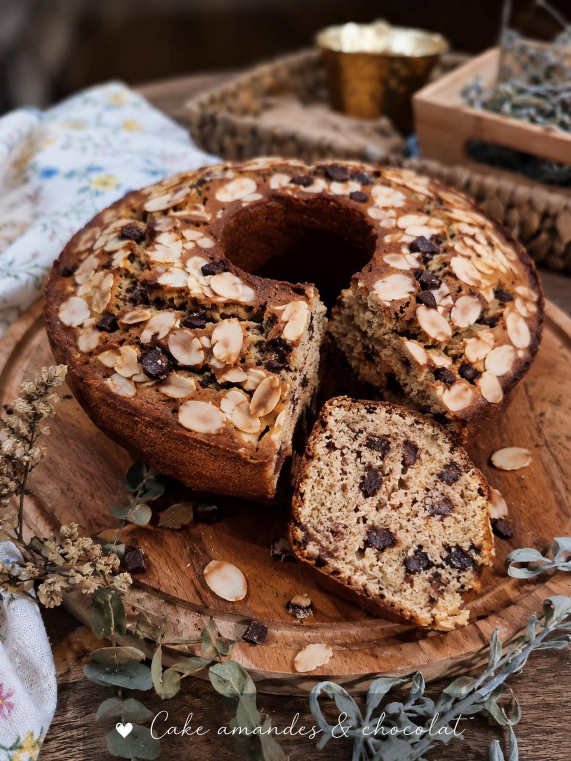 Cake moelleux aux amandes et chocolat - Recette Companion Connect XL | Moulinex