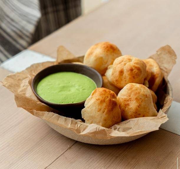 Pão de Queijo, sauce piment vert - Recepten Dual EasyFry&Grill | Moulinex