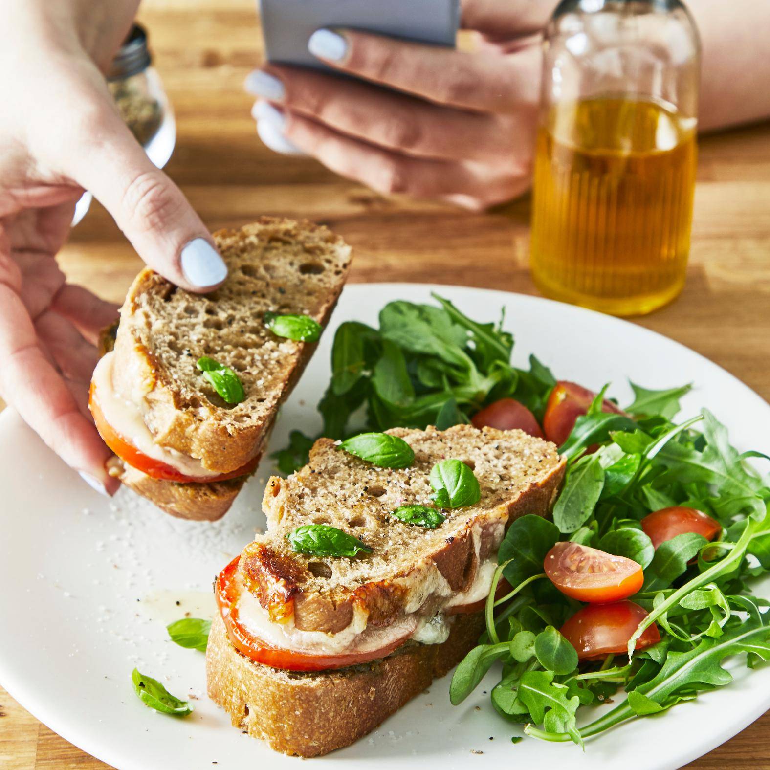 Sandwich tomates mozzarella pesto - Recepten Cook'in One | Moulinex